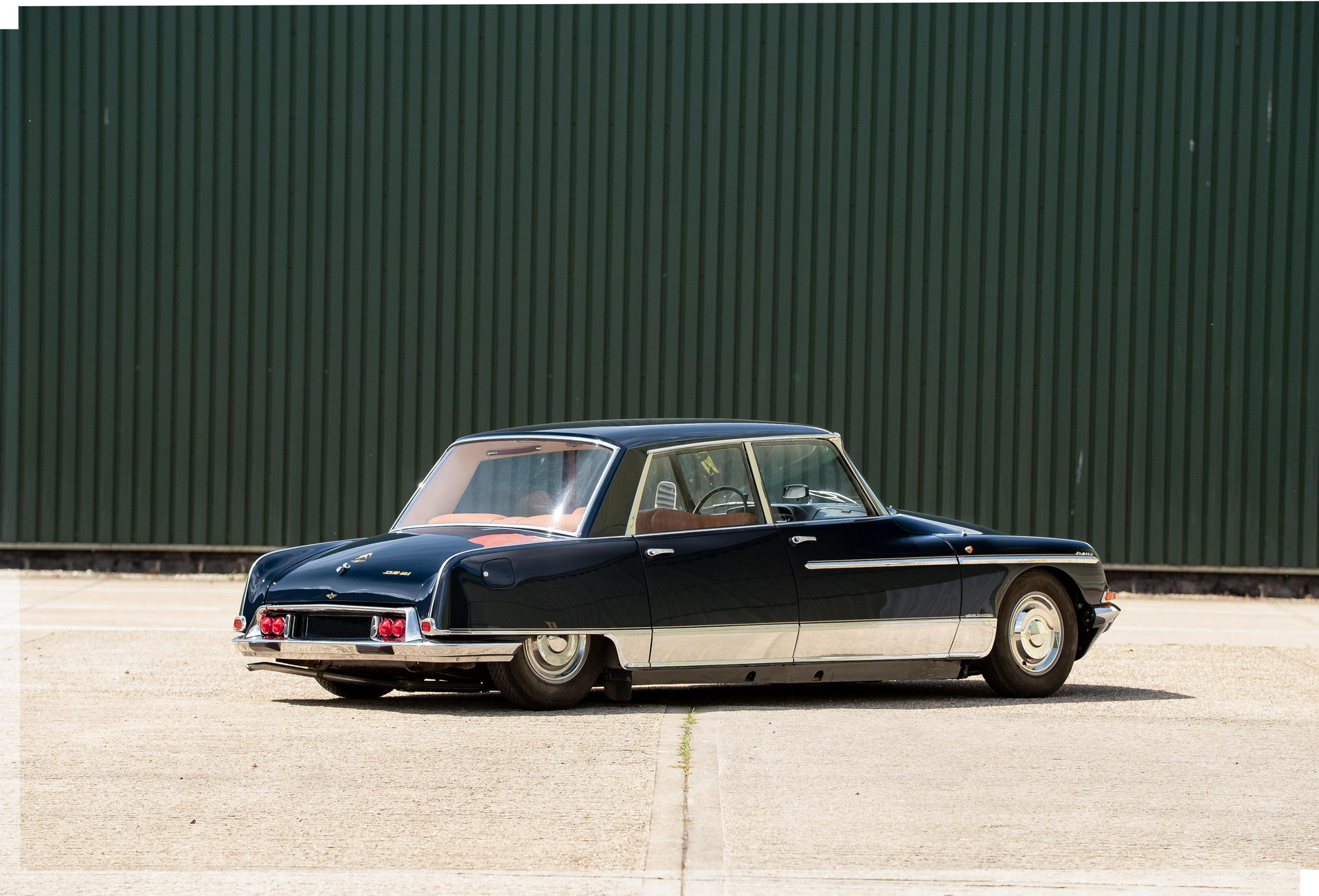 1969 Citroën DS 21 ‘Majesty’ Saloon Is An Incredibly Rare, Incredibly Luxurious Sedan