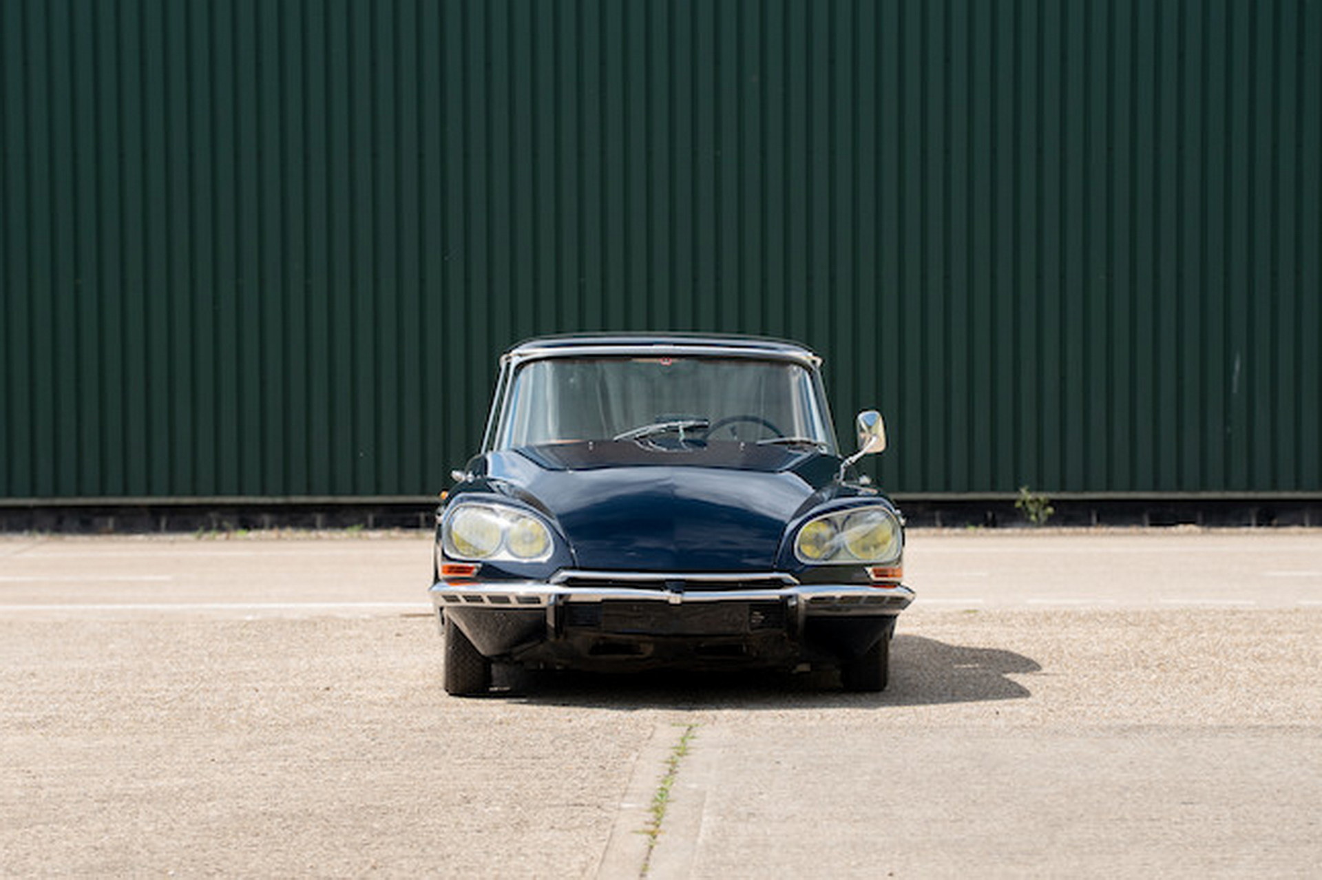 1969 Citroën DS 21 ‘Majesty’ Saloon Is An Incredibly Rare, Incredibly Luxurious Sedan