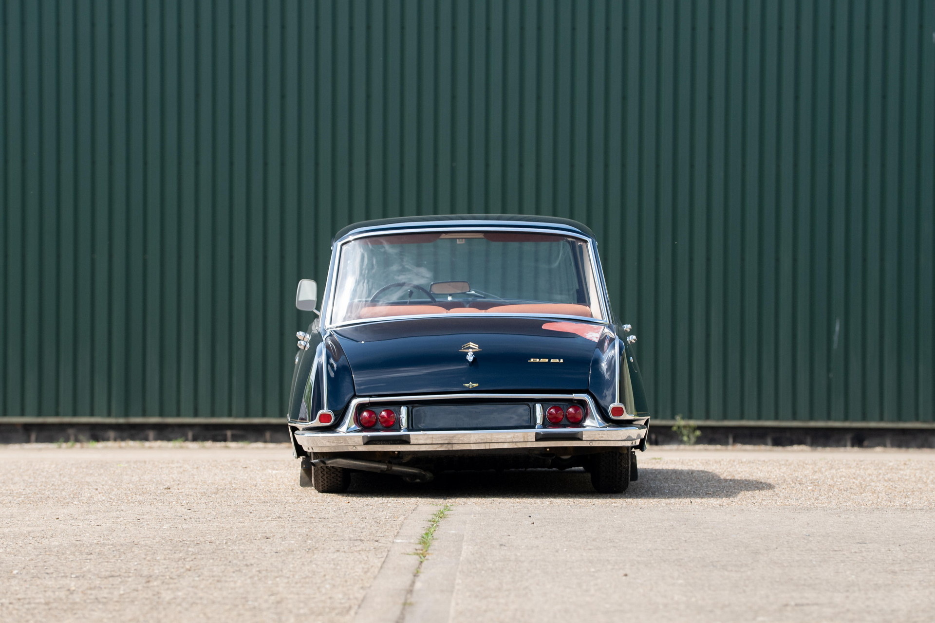 1969 Citroën DS 21 ‘Majesty’ Saloon Is An Incredibly Rare, Incredibly Luxurious Sedan