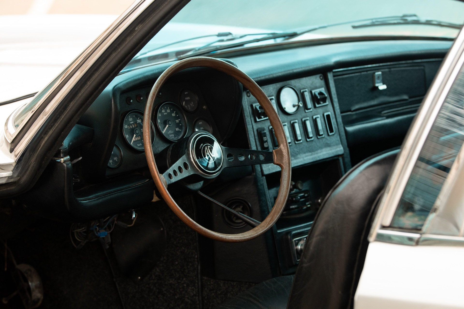 The AC 428 Was A Shelby Cobra In A Fancy Italian Suit