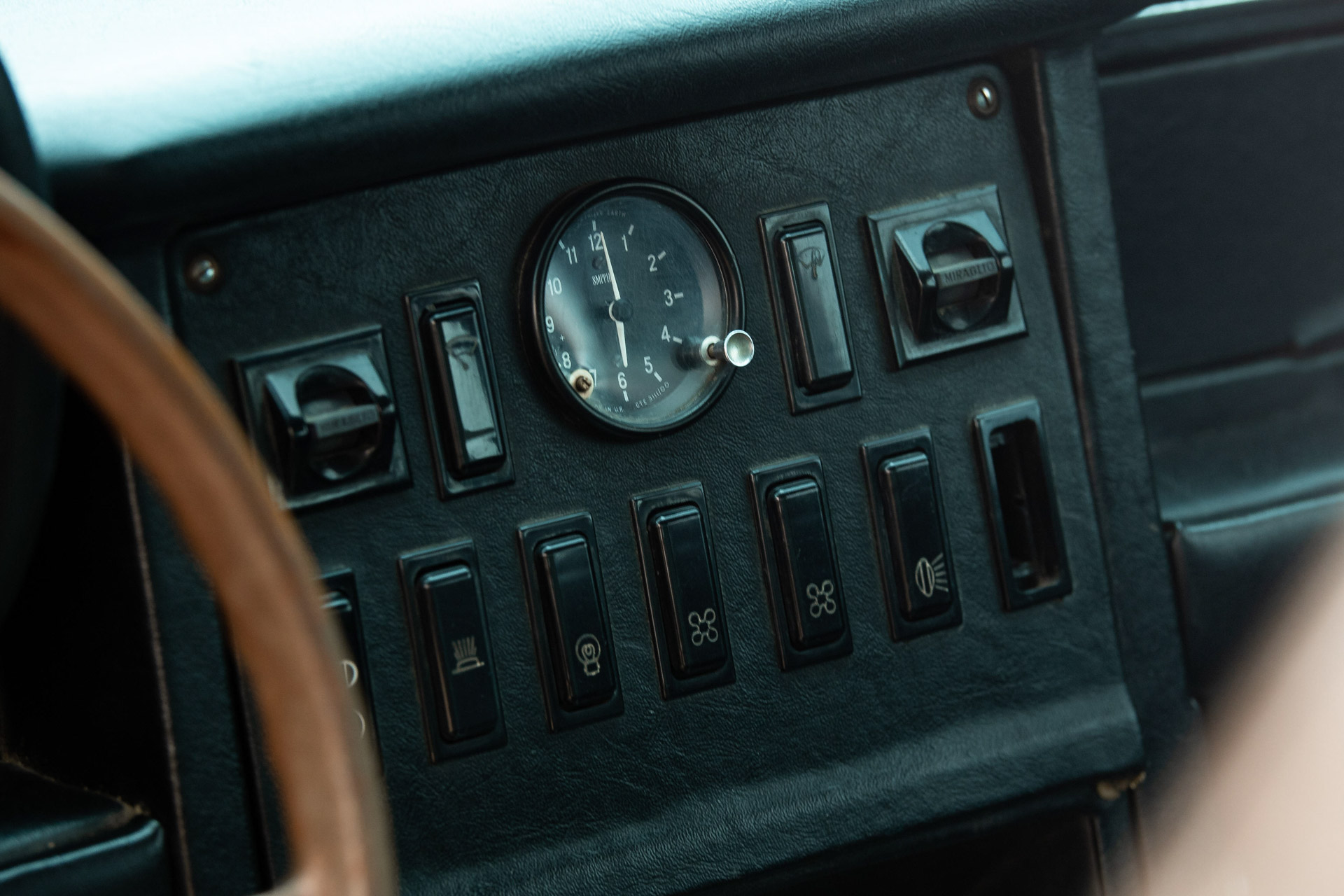 The AC 428 Was A Shelby Cobra In A Fancy Italian Suit