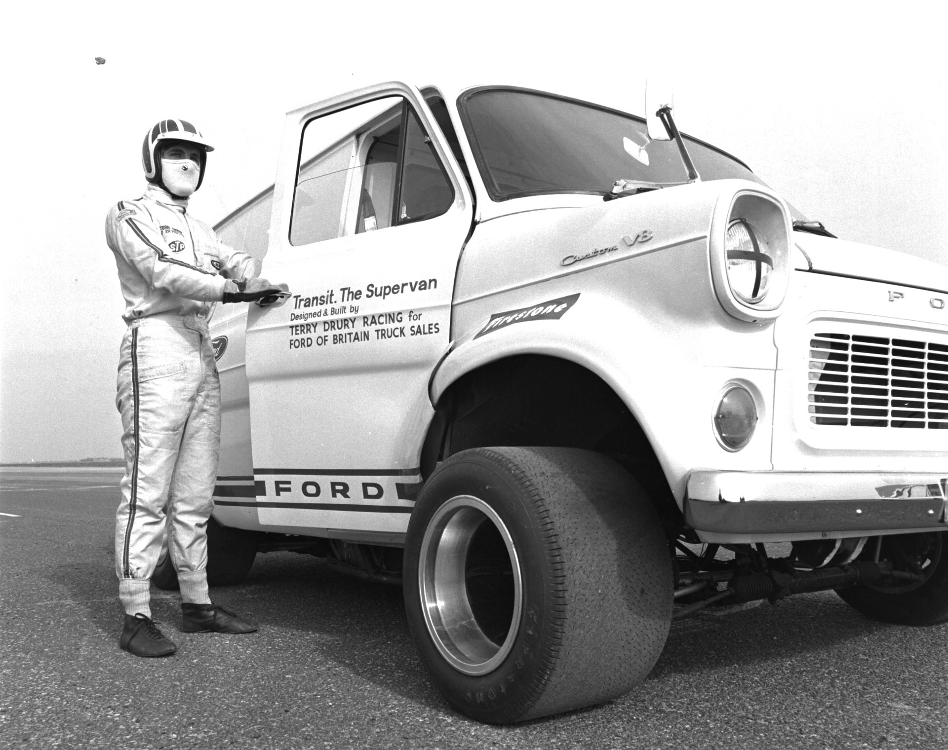 2,000-HP Ford Pro Electric SuperVan Concept Does 60 MPH In Less Than 2 Seconds