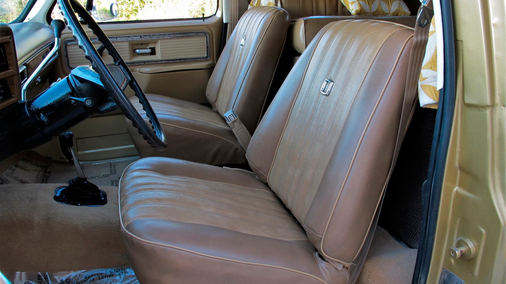 Go Old School Overlanding With This Beautifully Restored 1977 GMC Jimmy Casa Grande