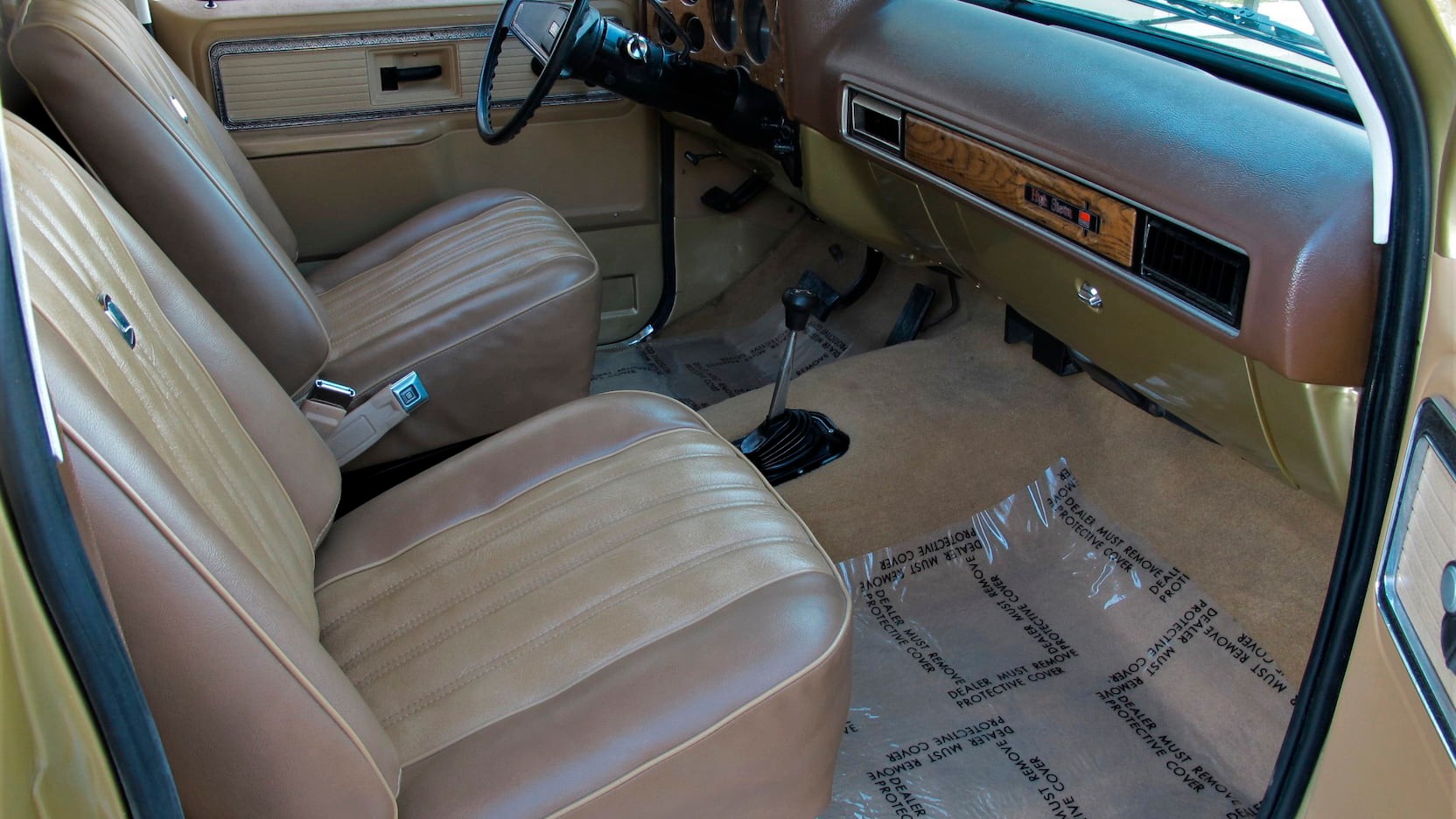 Go Old School Overlanding With This Beautifully Restored 1977 GMC Jimmy Casa Grande