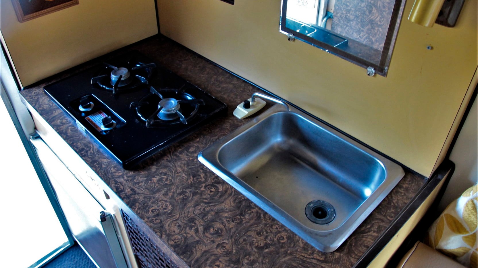 Go Old School Overlanding With This Beautifully Restored 1977 GMC Jimmy Casa Grande