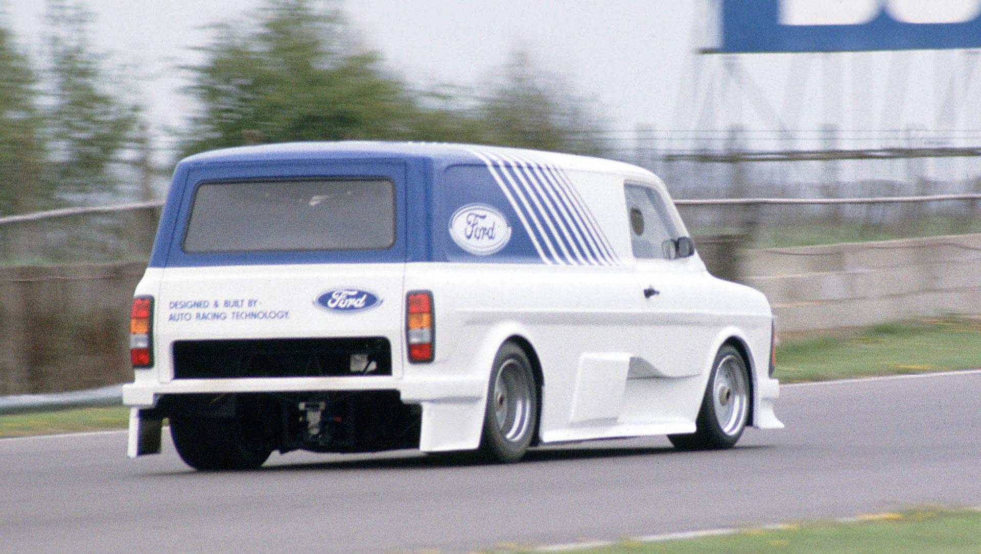 2,000-HP Ford Pro Electric SuperVan Concept Does 60 MPH In Less Than 2 Seconds