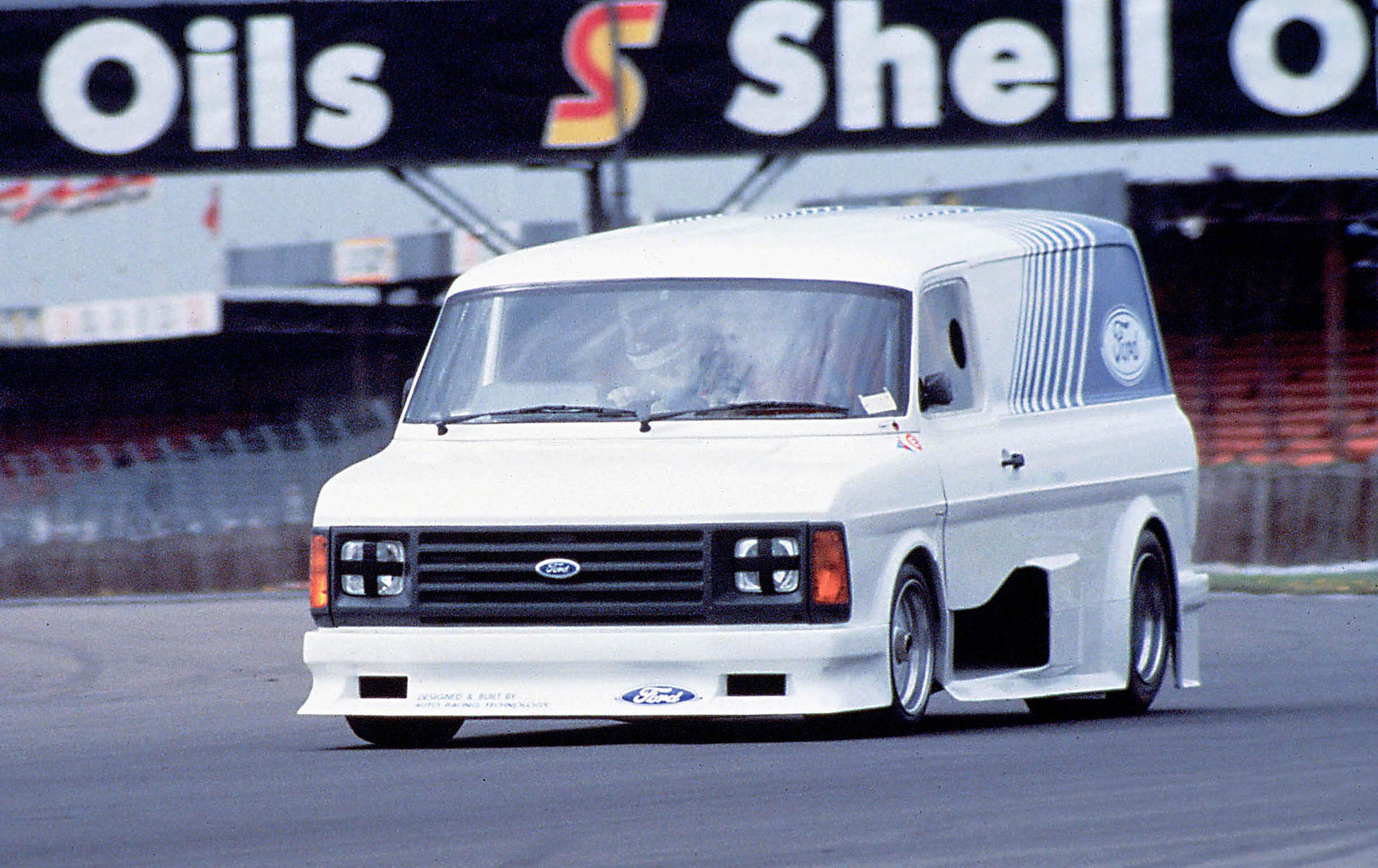 2,000-HP Ford Pro Electric SuperVan Concept Does 60 MPH In Less Than 2 Seconds