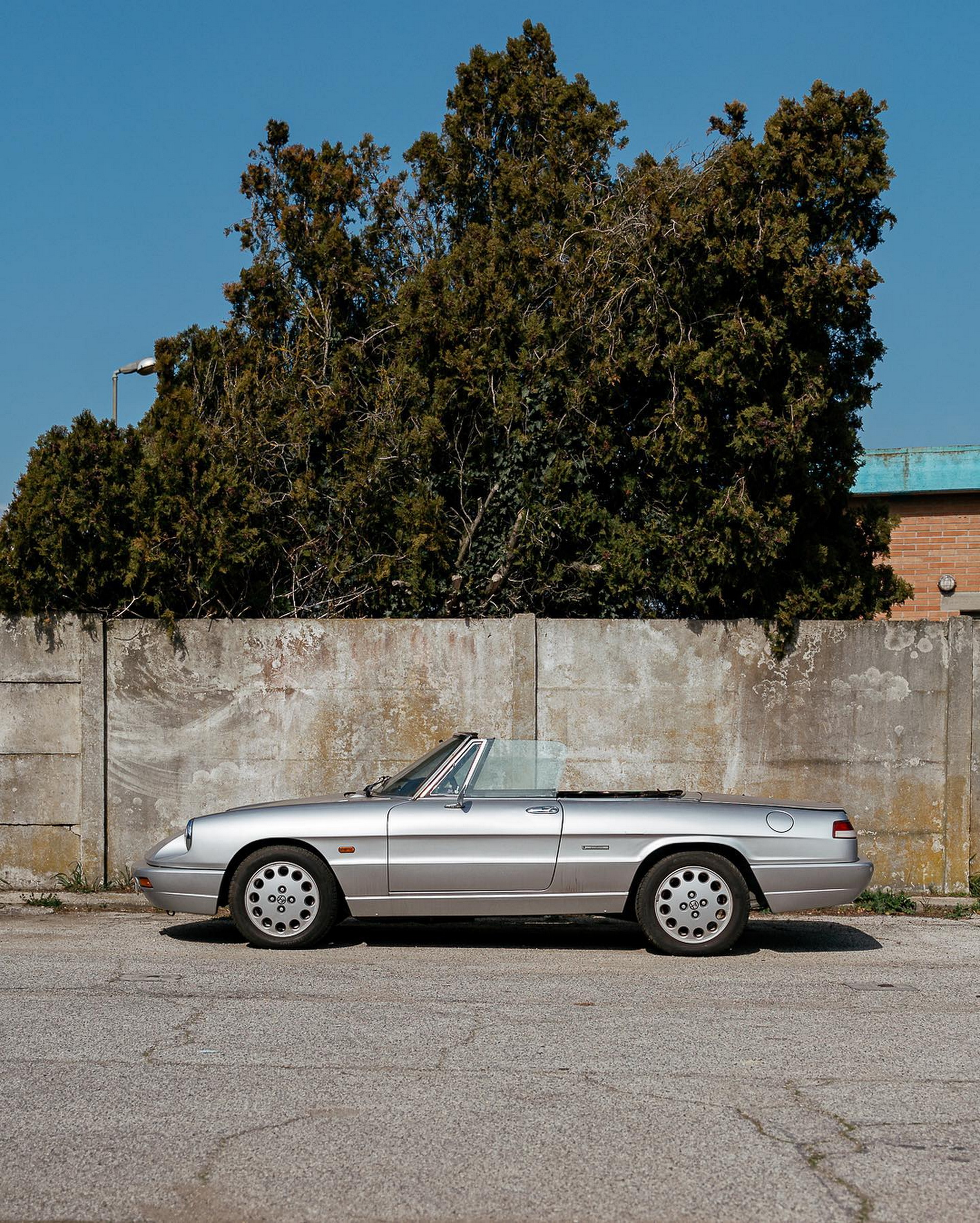 Garage Italia’s New Restomod Alfa Romeo Spider Duetto Hybrid Has An F1-Style KERS System