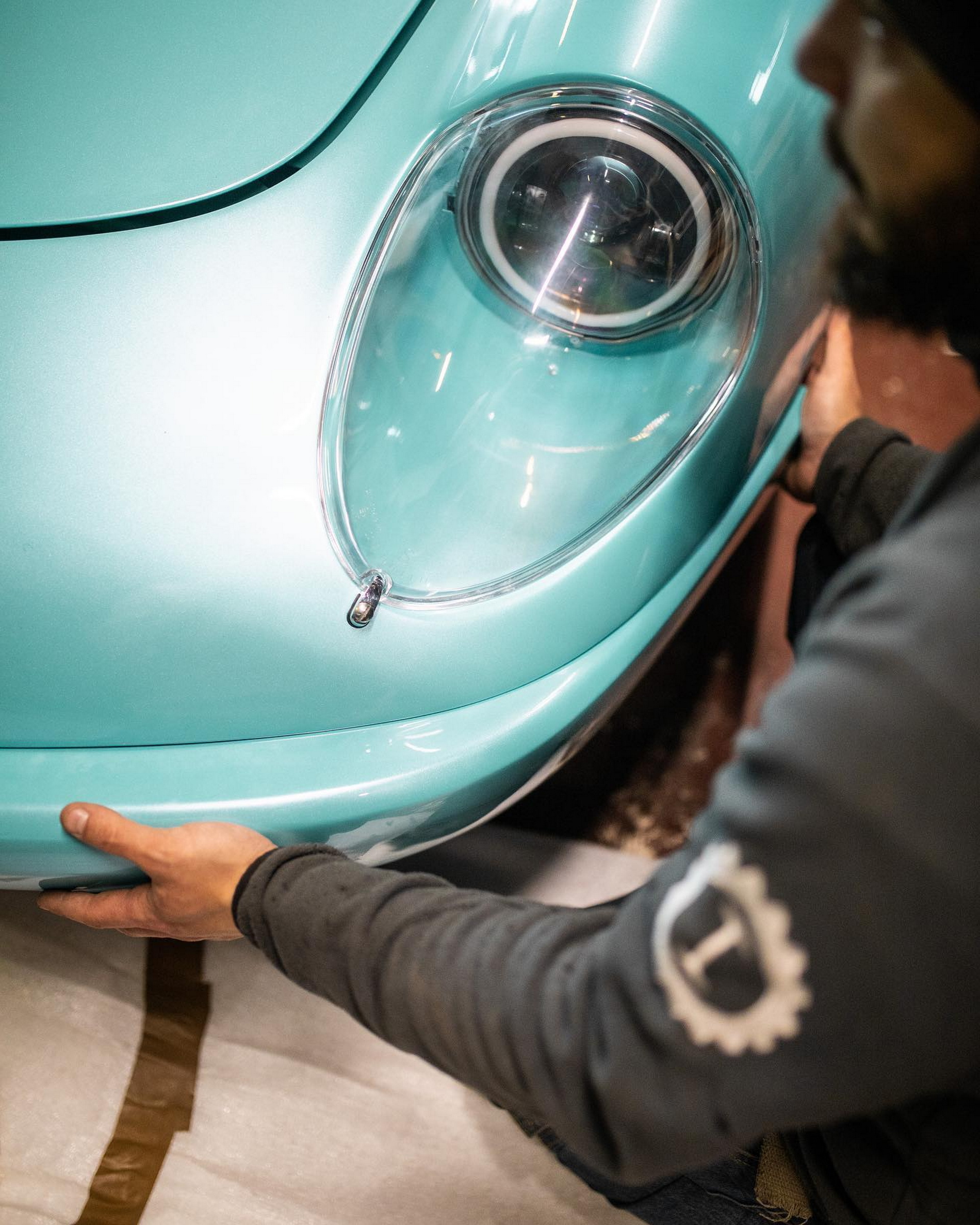 Garage Italia’s New Restomod Alfa Romeo Spider Duetto Hybrid Has An F1-Style KERS System