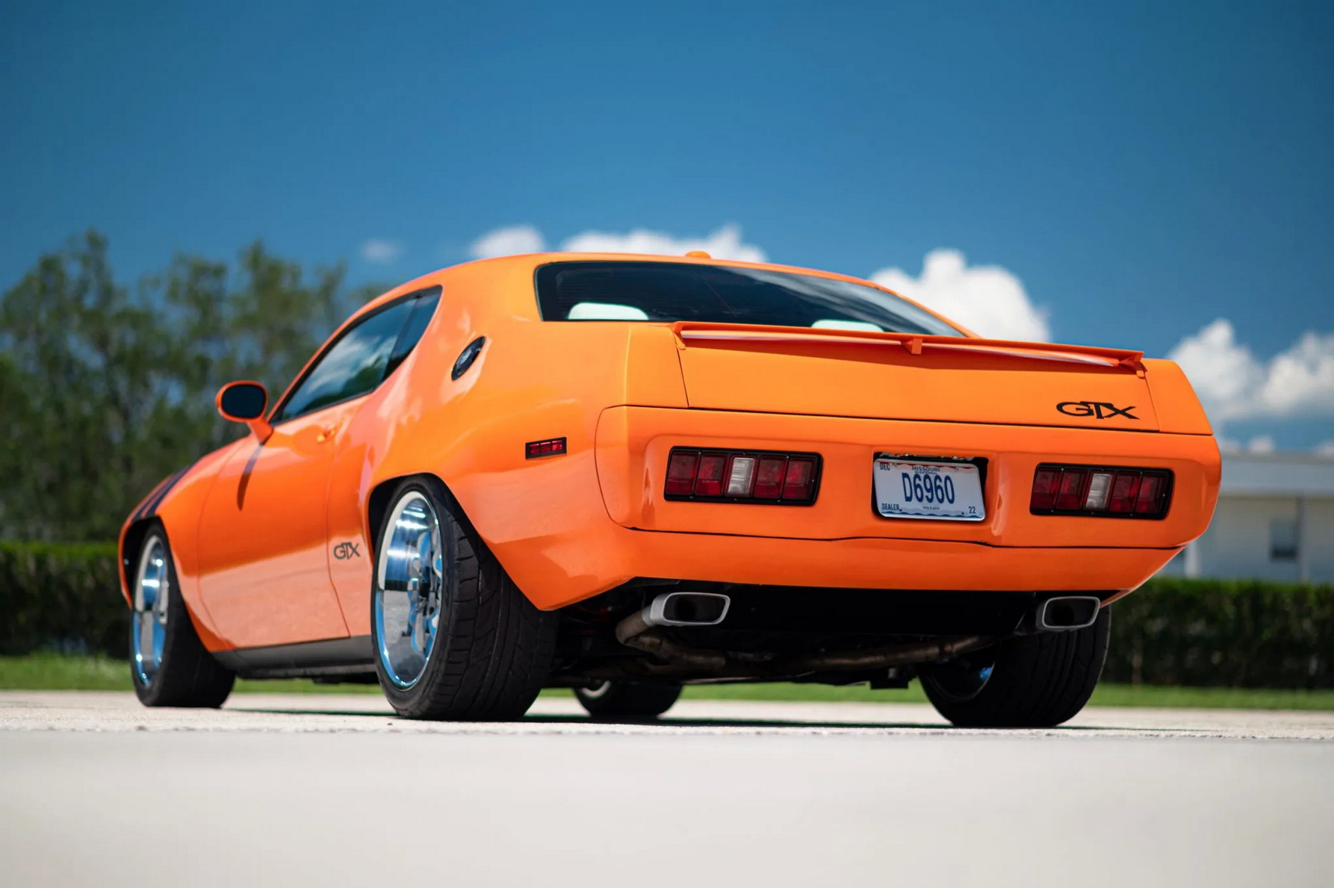 This 2010 Dodge Challenger Was Retromodded Into A 1971 Plymouth GTX