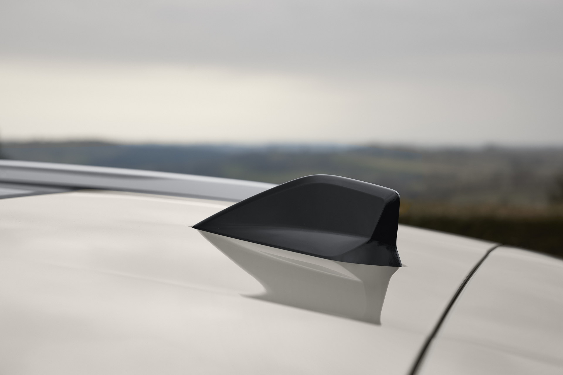 DS 7 Crossback Facelift Debuts With Trick LEDs And Up To 355 HP