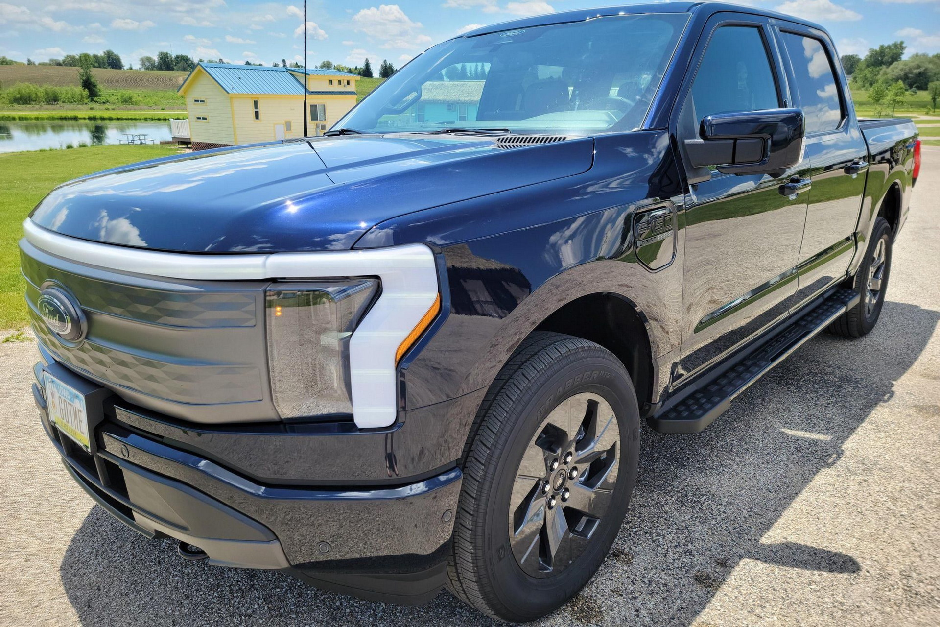 Skip The Line And Buy This 315-Mile Ford F-150 Lightning Up For Auction Right Now