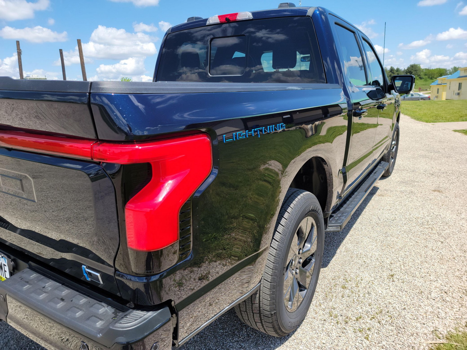 Skip The Line And Buy This 315-Mile Ford F-150 Lightning Up For Auction Right Now