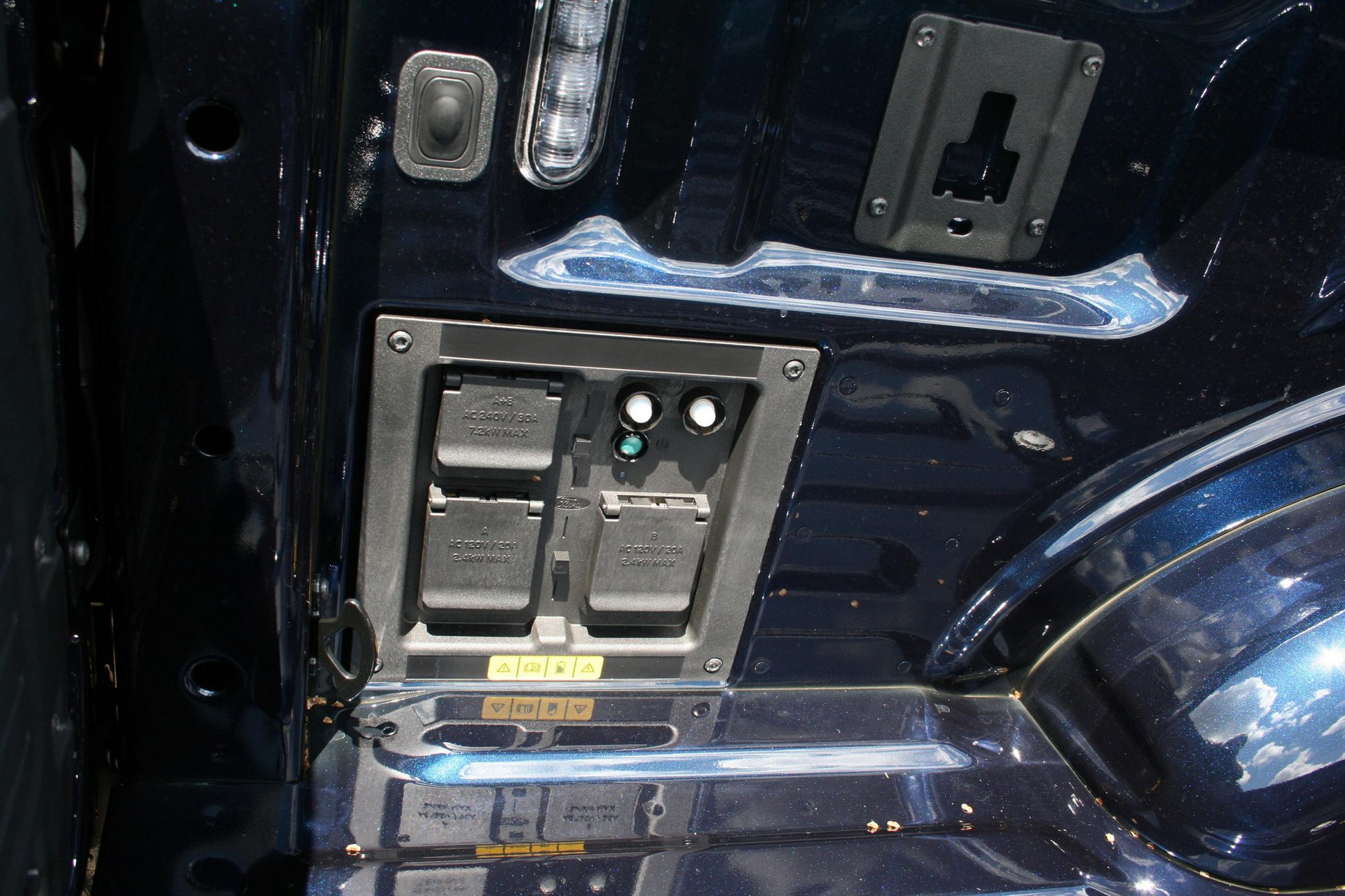 Skip The Line And Buy This 315-Mile Ford F-150 Lightning Up For Auction Right Now