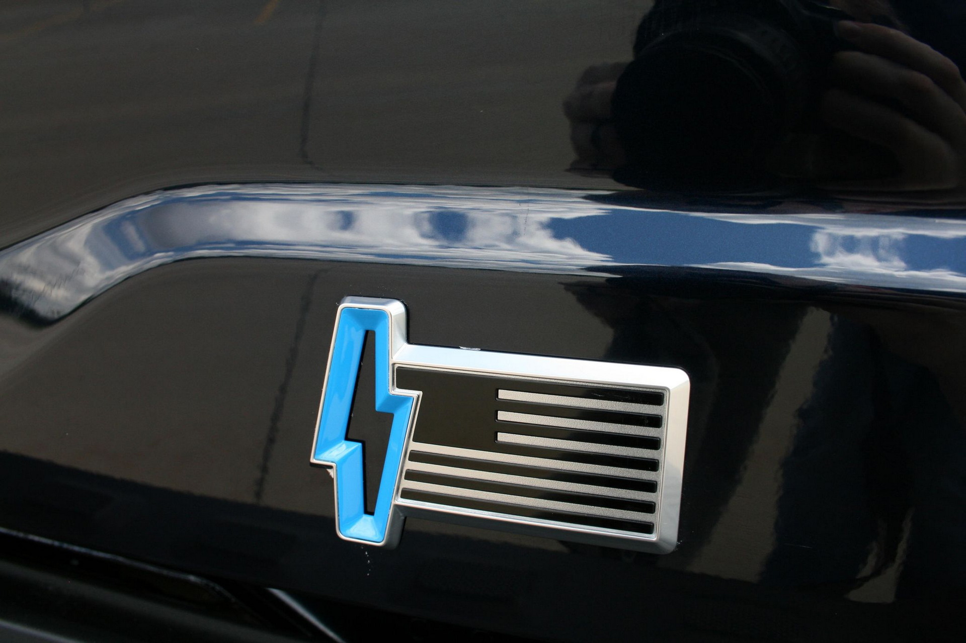 Skip The Line And Buy This 315-Mile Ford F-150 Lightning Up For Auction Right Now