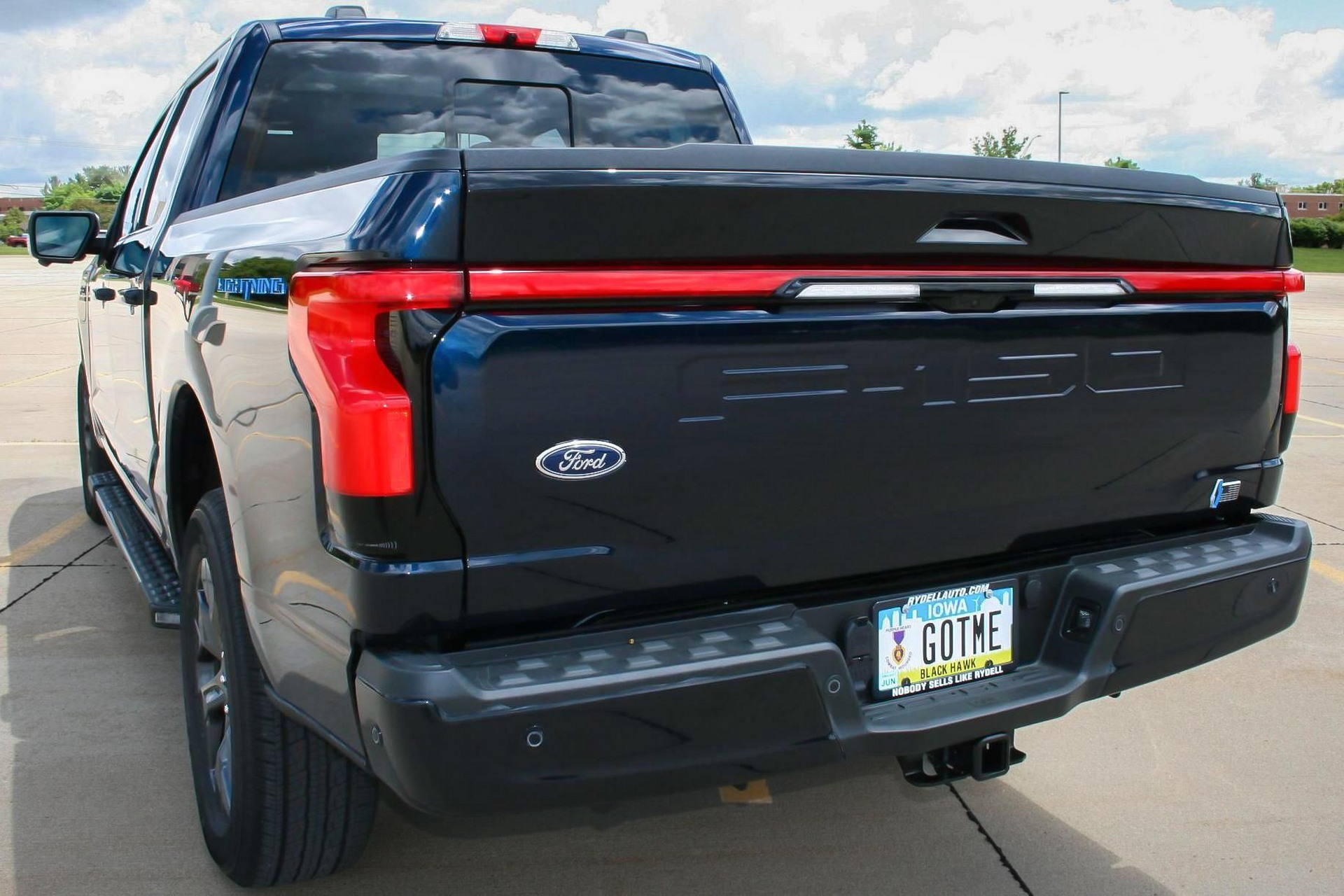 Skip The Line And Buy This 315-Mile Ford F-150 Lightning Up For Auction Right Now