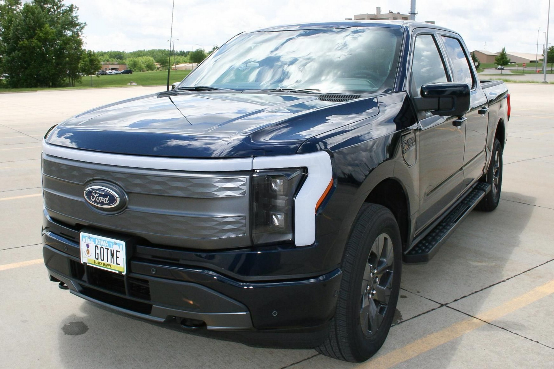 Skip The Line And Buy This 315-Mile Ford F-150 Lightning Up For Auction Right Now