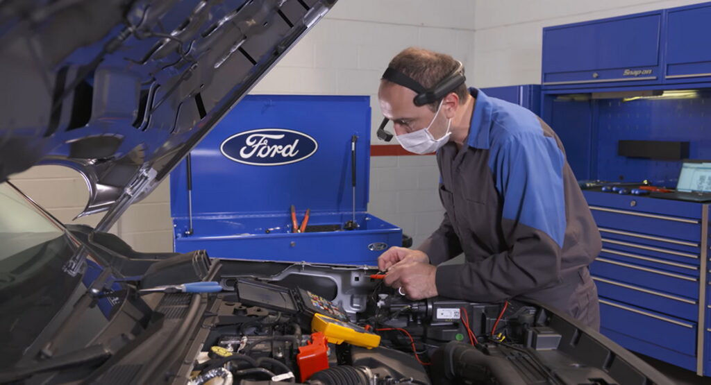 Dealers Mechanics Can Now Get Help From Ford In Real-Time With Camera Headset