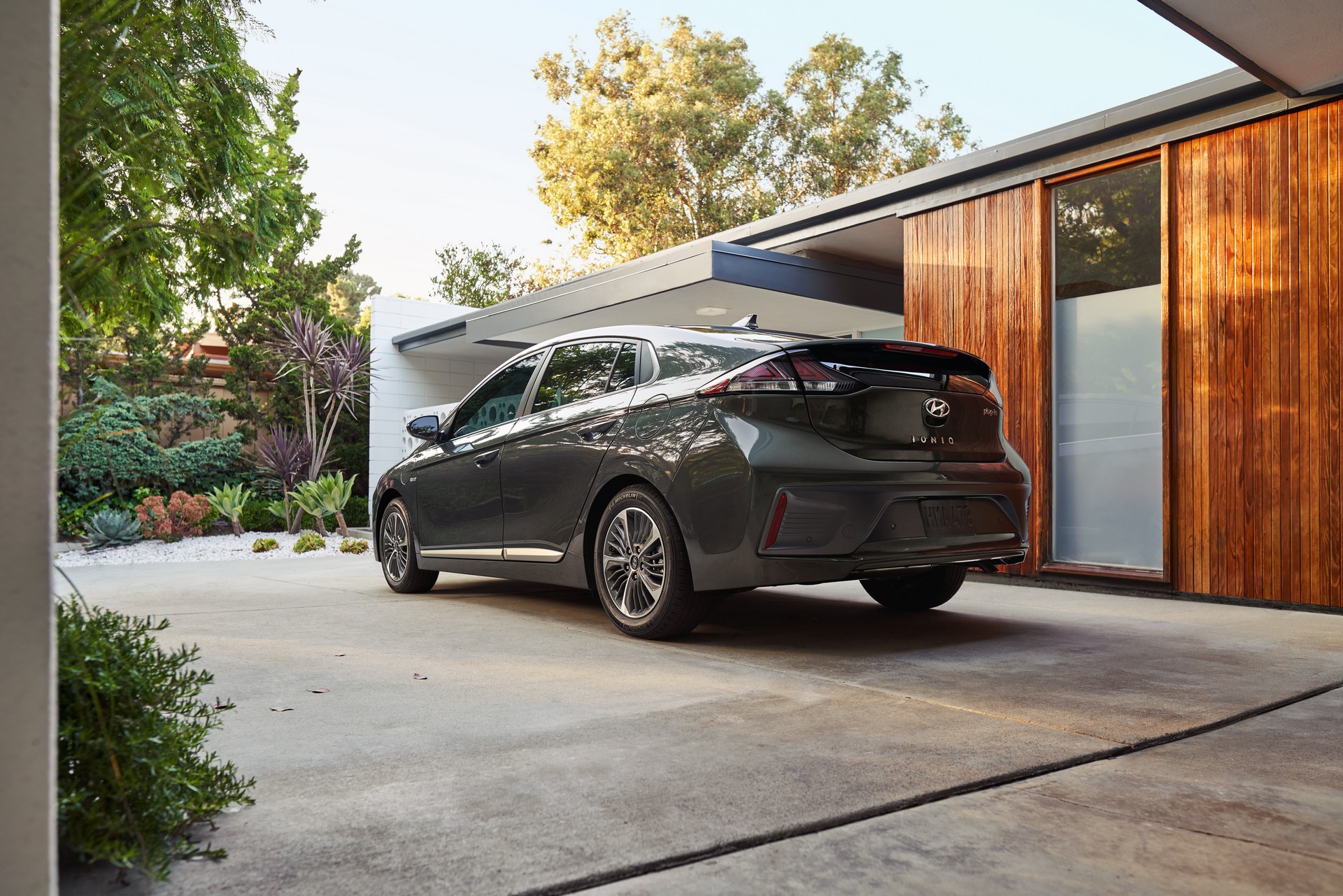 Hyundai Is Killing The Original Ioniq This Summer