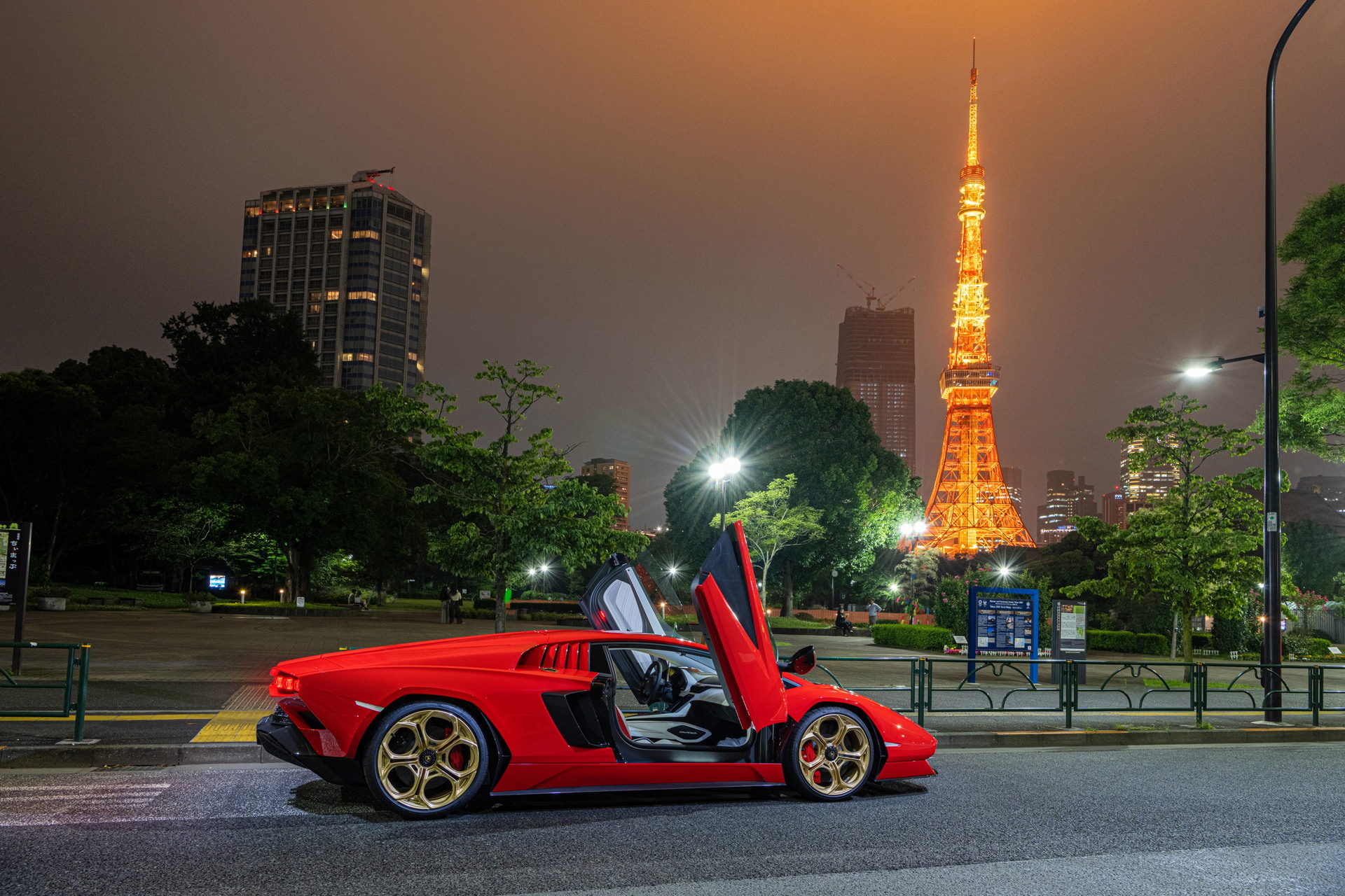 Lamborghini Celebrates The First Deliveries Of The Countach LPI 800-4 To The Land Of The Rising Sun