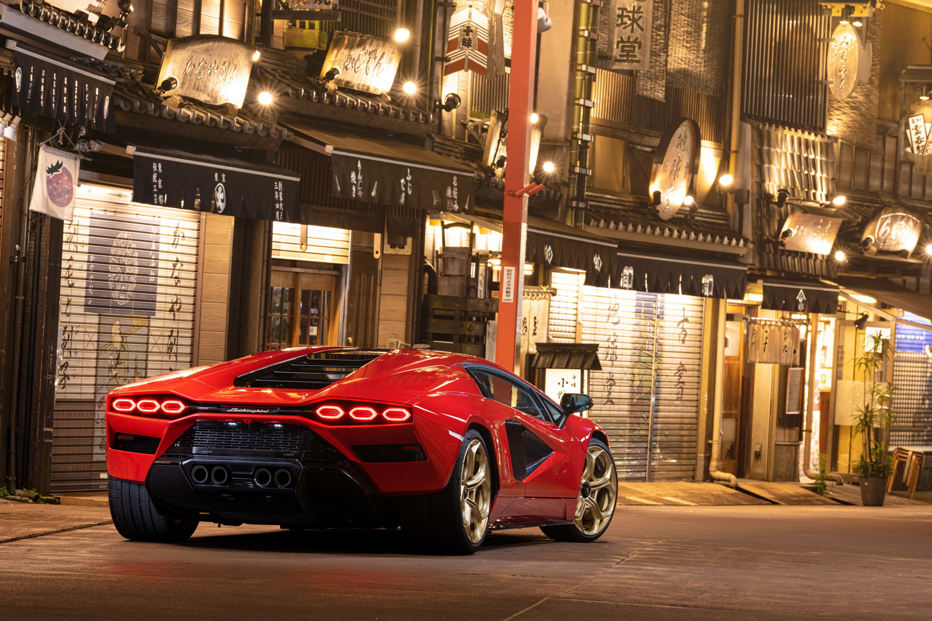 Lamborghini Celebrates The First Deliveries Of The Countach LPI 800-4 To The Land Of The Rising Sun