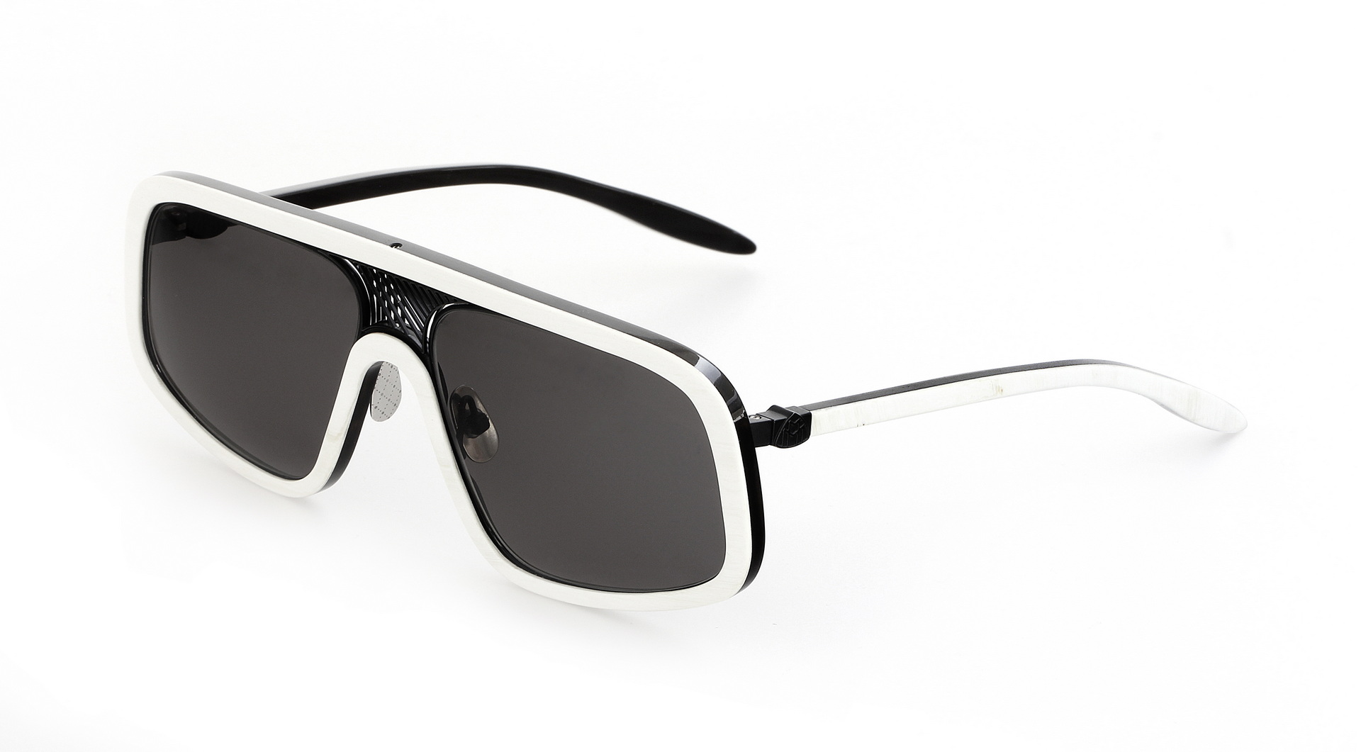 Maybach Designs Ultra Expensive Sunglasses Made Of Gold, Titanium, And The Horn Of A Water Buffalo