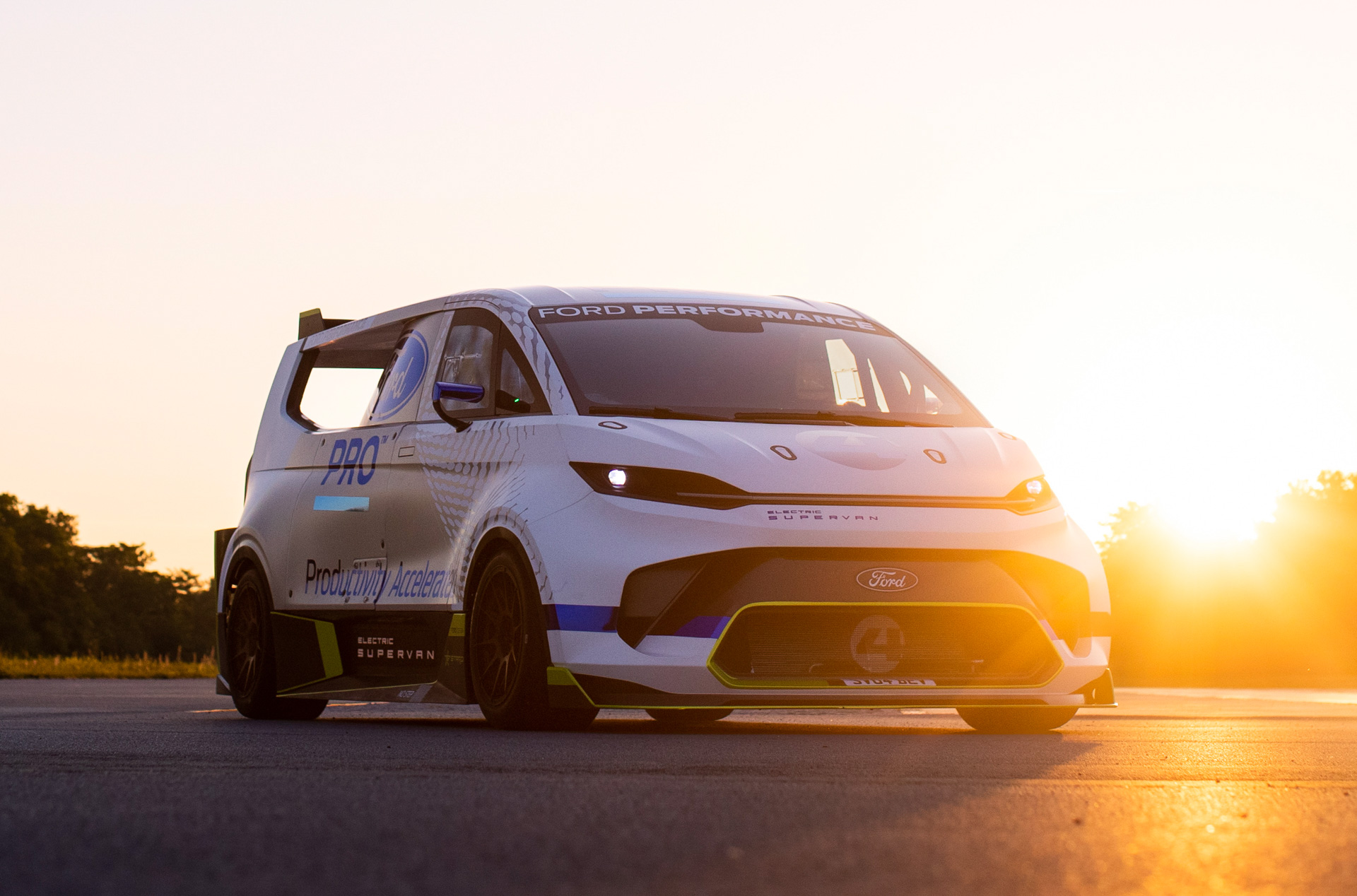 2,000-HP Ford Pro Electric SuperVan Concept Does 60 MPH In Less Than 2 Seconds