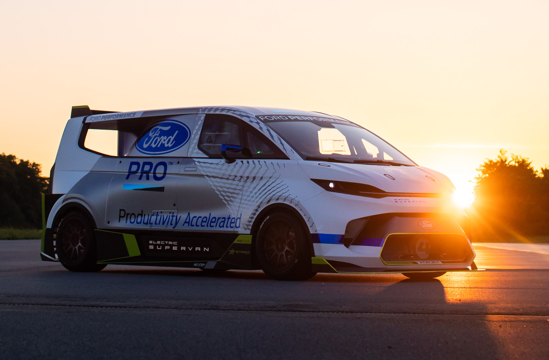 2,000-HP Ford Pro Electric SuperVan Concept Does 60 MPH In Less Than 2 Seconds