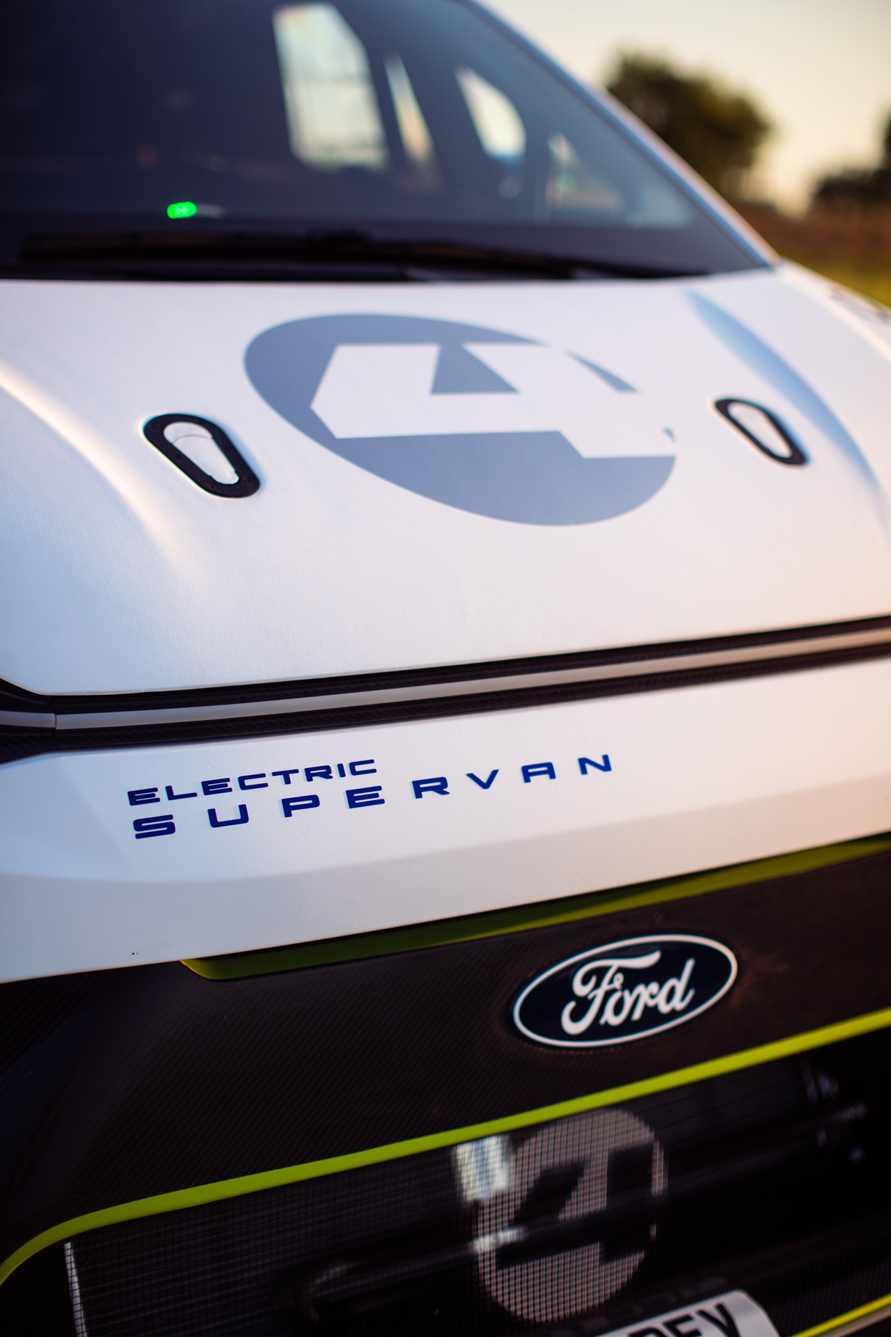 2,000-HP Ford Pro Electric SuperVan Concept Does 60 MPH In Less Than 2 Seconds