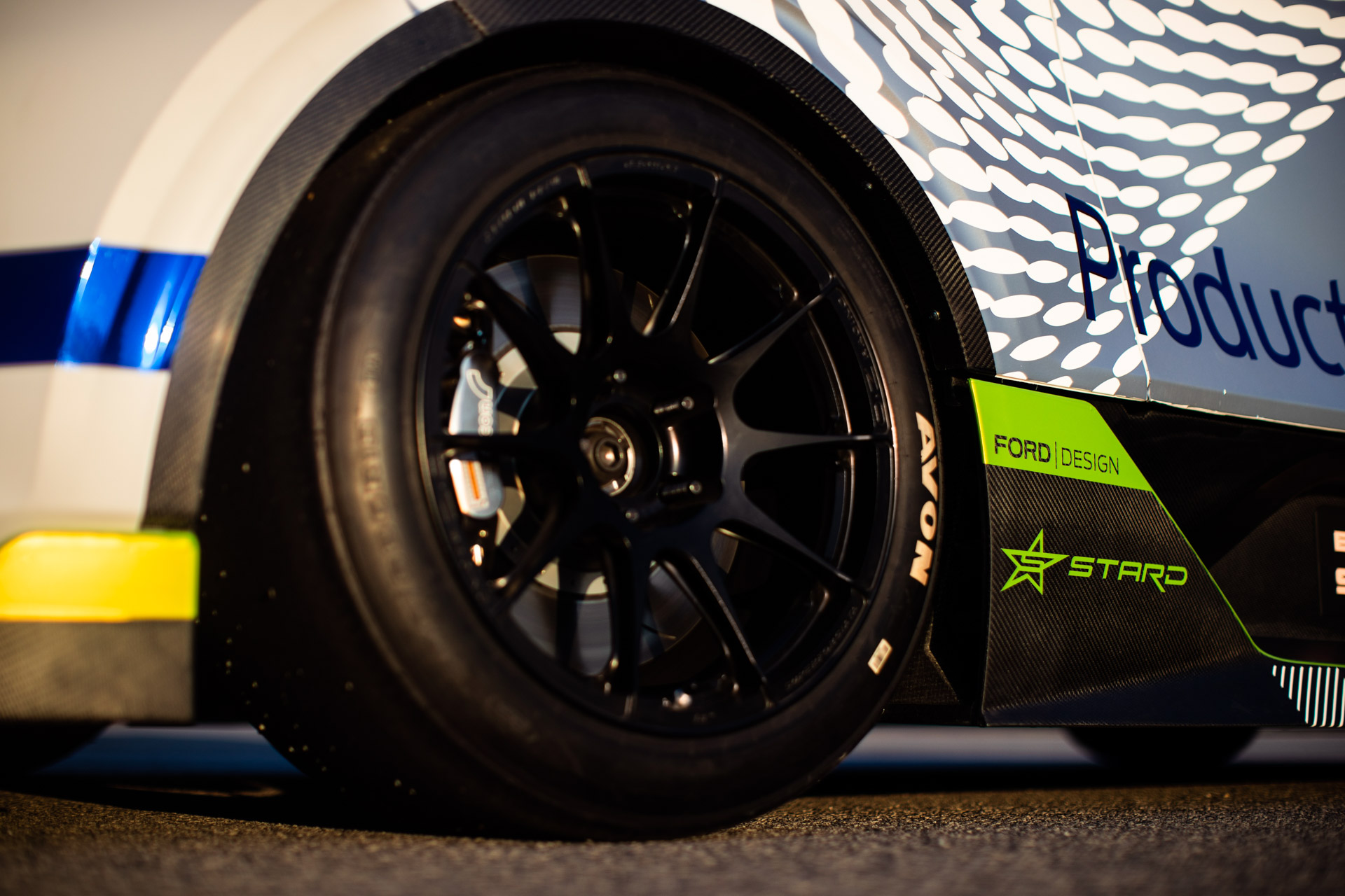 2,000-HP Ford Pro Electric SuperVan Concept Does 60 MPH In Less Than 2 Seconds