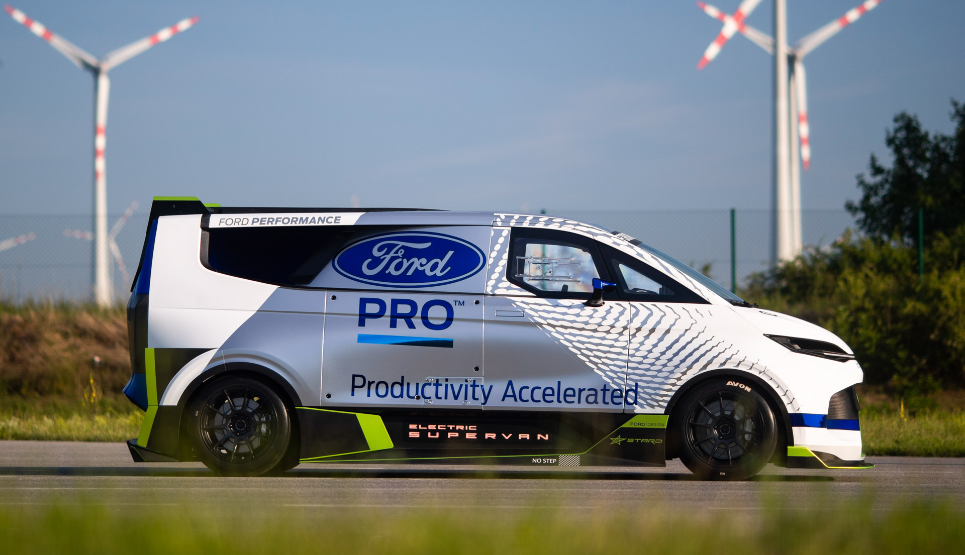 2,000-HP Ford Pro Electric SuperVan Concept Does 60 MPH In Less Than 2 Seconds