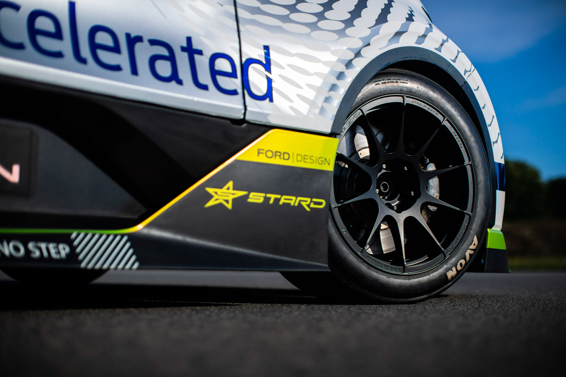 2,000-HP Ford Pro Electric SuperVan Concept Does 60 MPH In Less Than 2 Seconds