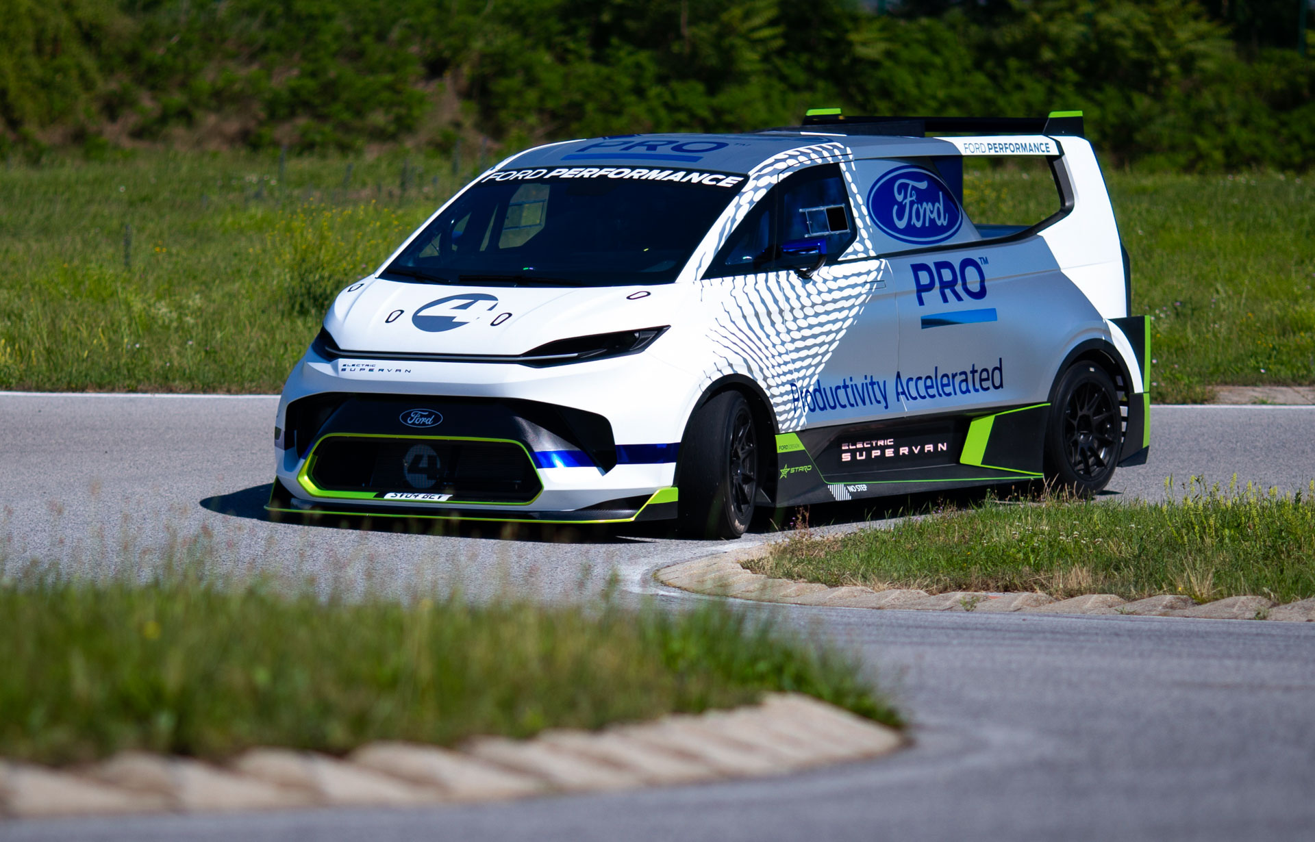 2,000-HP Ford Pro Electric SuperVan Concept Does 60 MPH In Less Than 2 Seconds