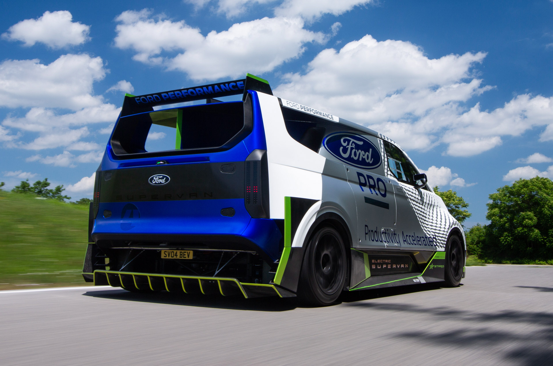 2,000-HP Ford Pro Electric SuperVan Concept Does 60 MPH In Less Than 2 Seconds