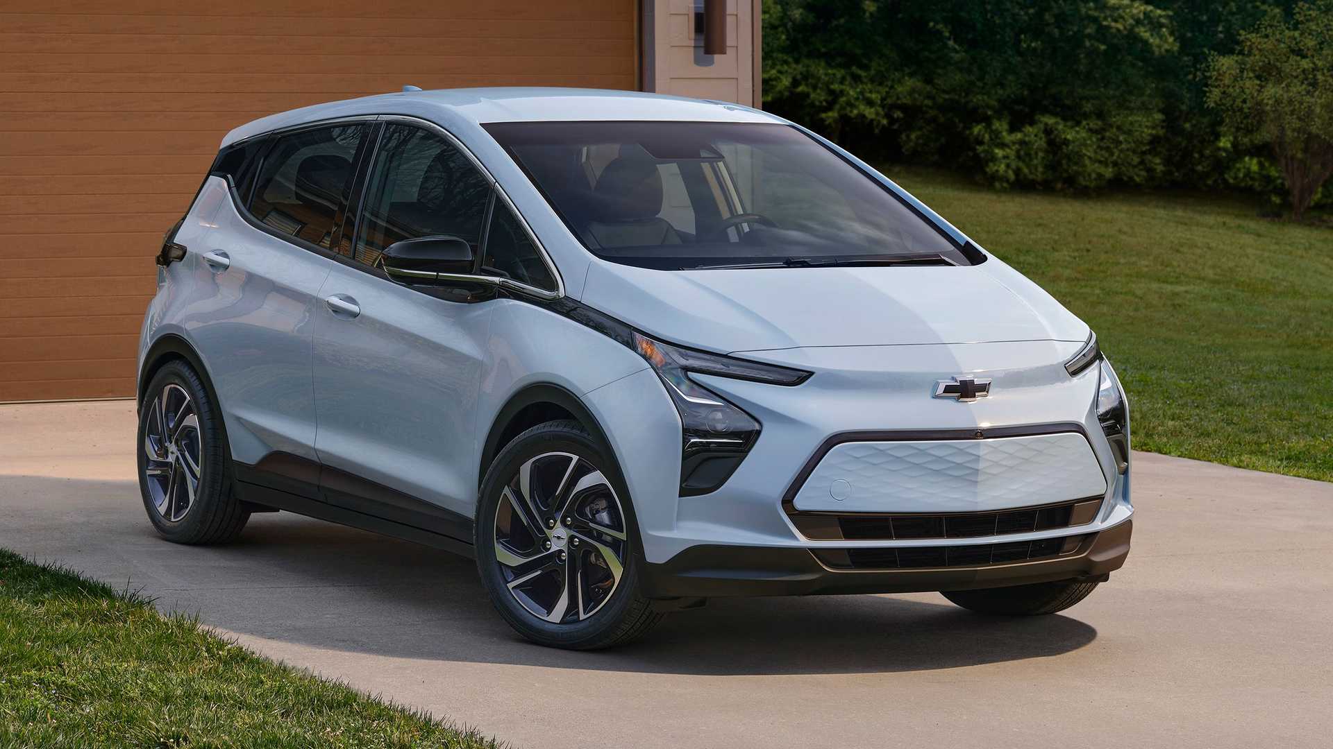 Chevrolet Slashes 2023 Bolt EV And EUV Prices By Up To $6,300