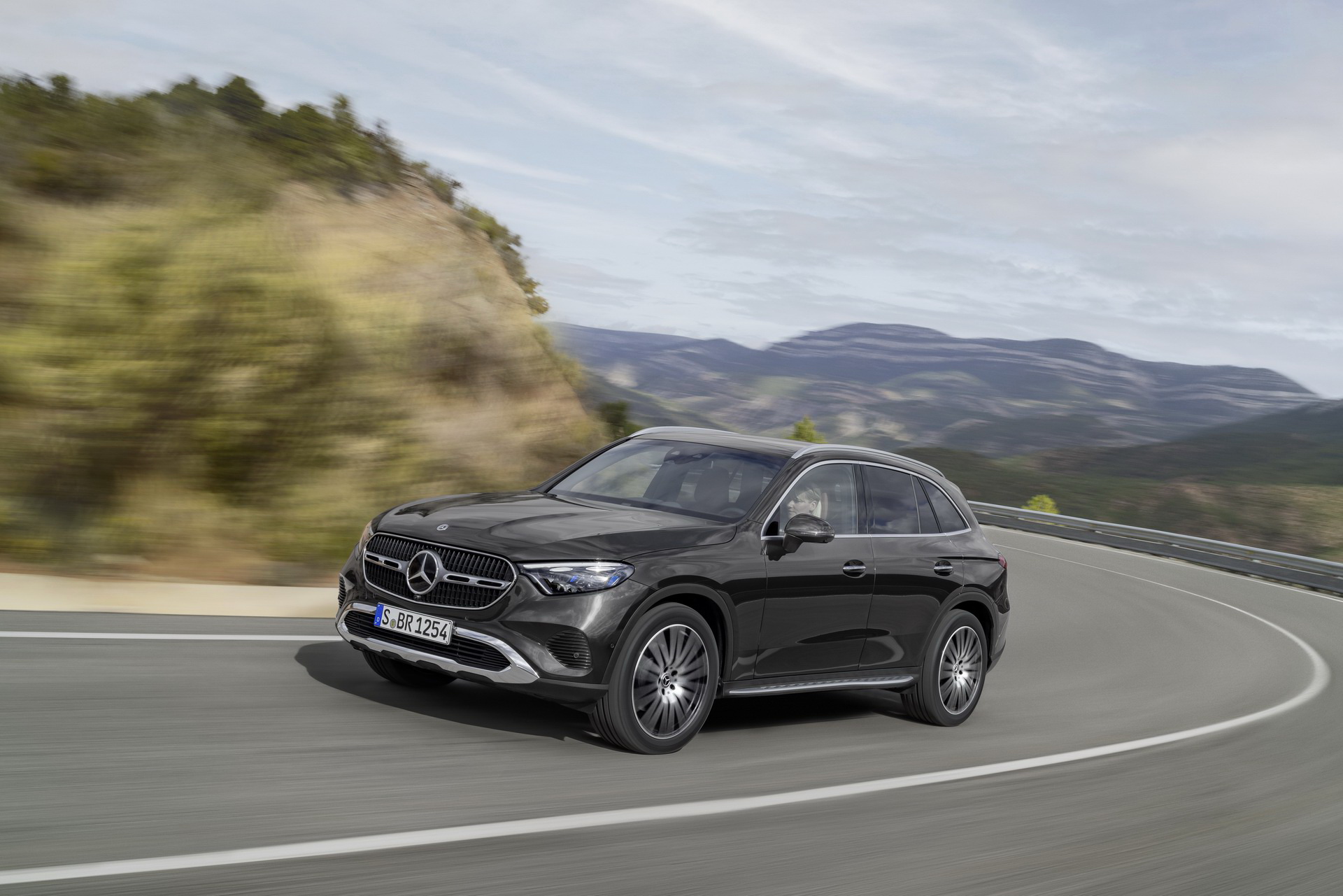 2023 Mercedes-Benz GLC’s European Lineup Detailed, Diesel PHEV Rated Up To… 470 MPG (0.5 L/100km)