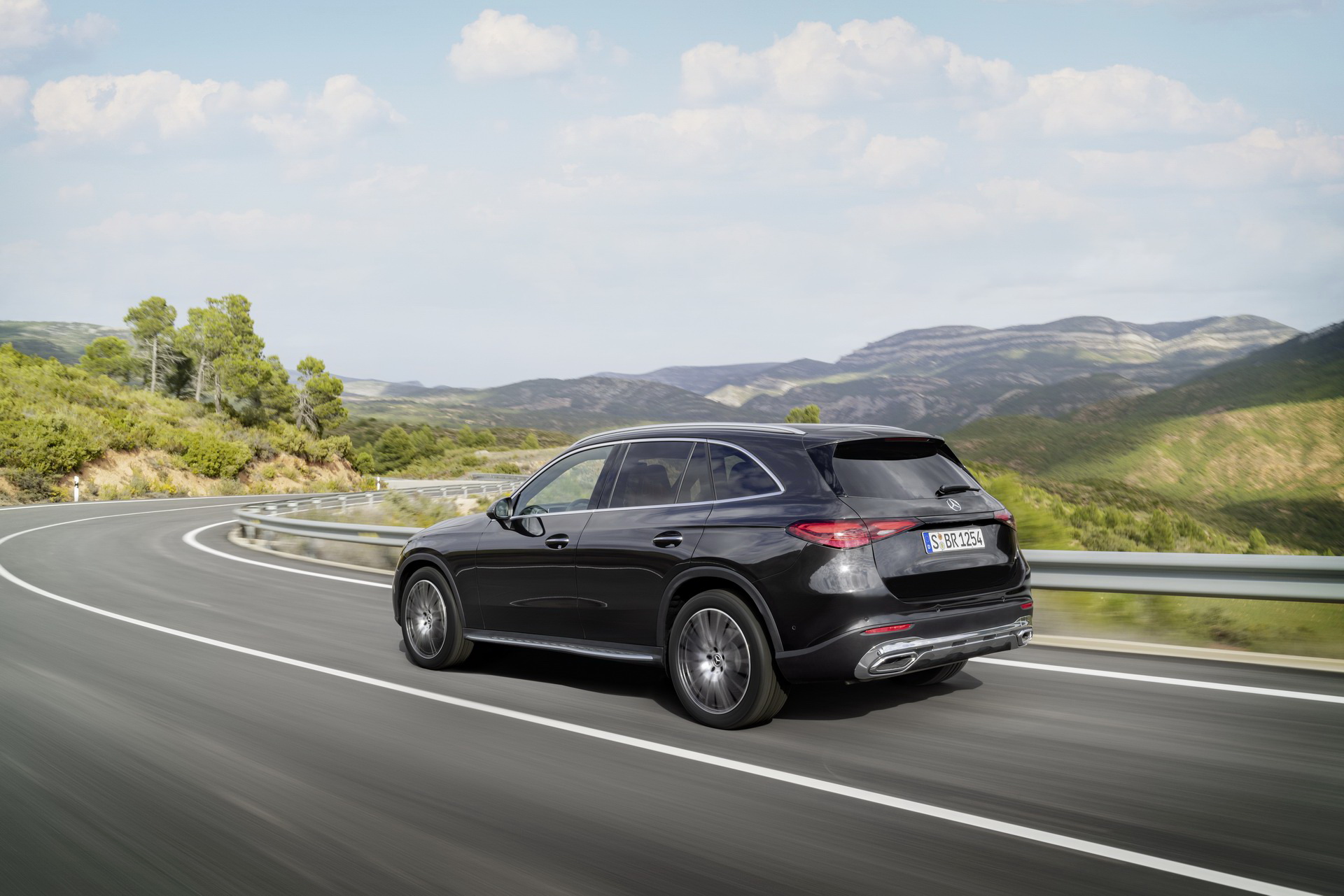 2023 Mercedes-Benz GLC’s European Lineup Detailed, Diesel PHEV Rated Up To… 470 MPG (0.5 L/100km)