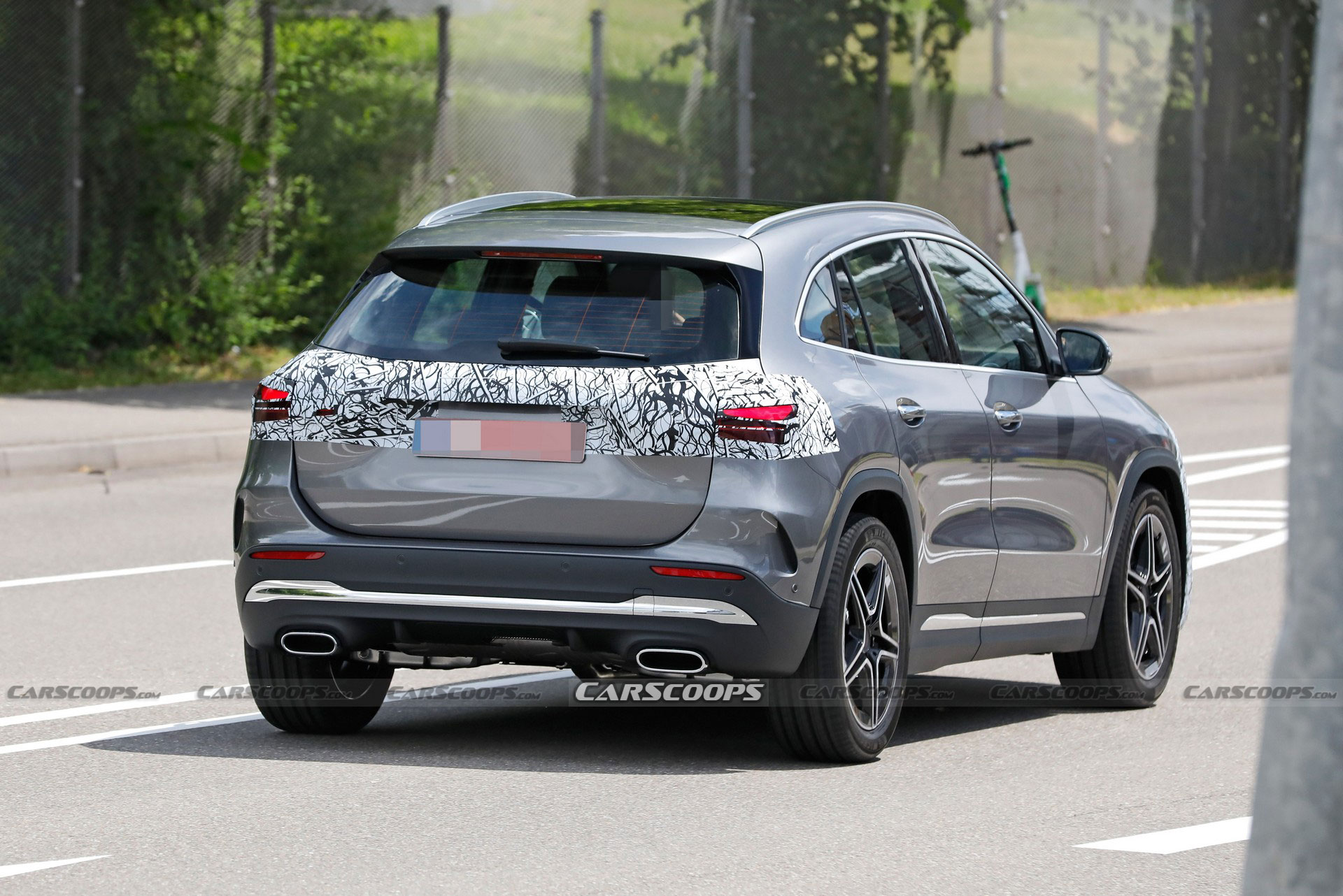 Facelifted Mercedes GLA Spied With Minor Updates