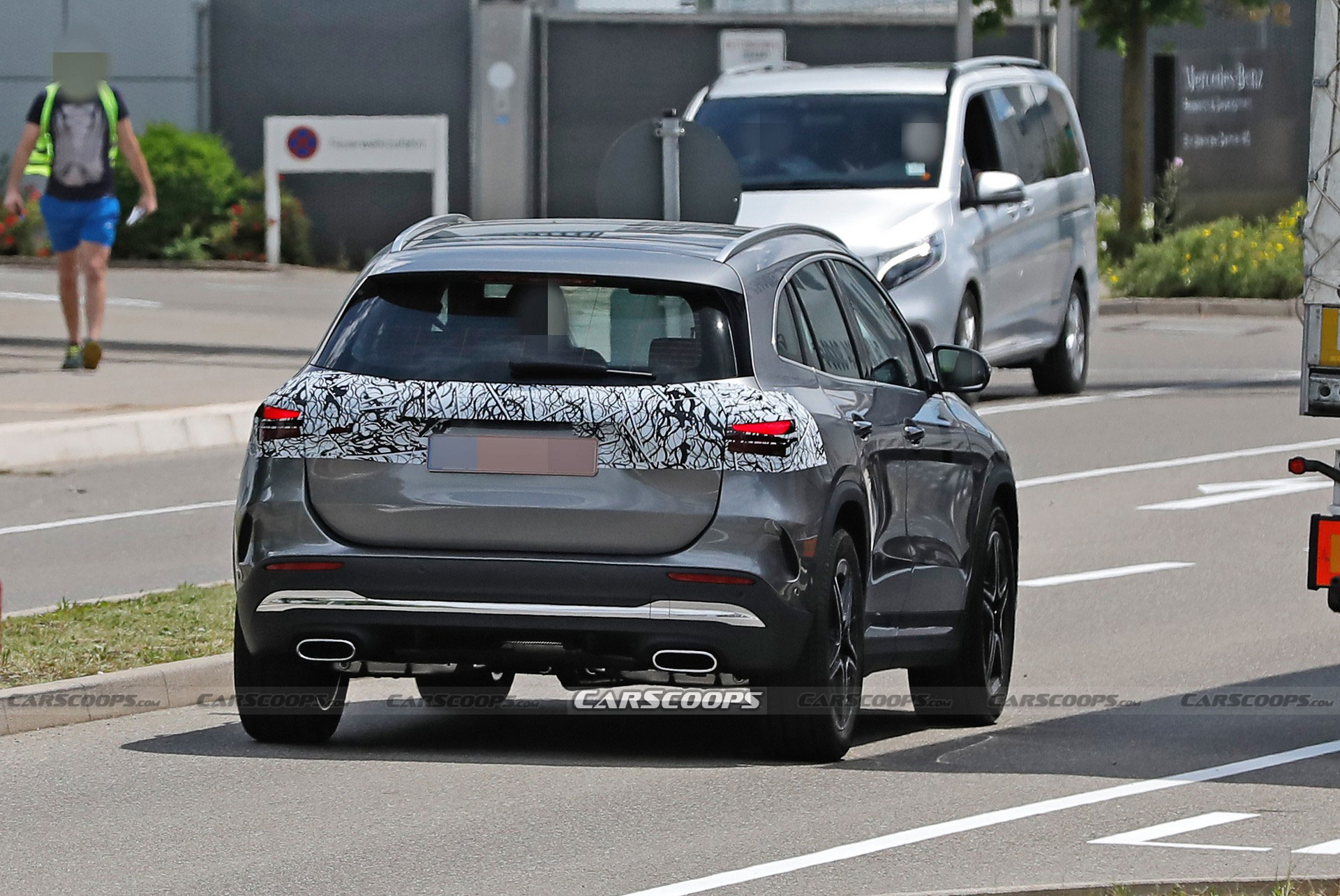Facelifted Mercedes GLA Spied With Minor Updates