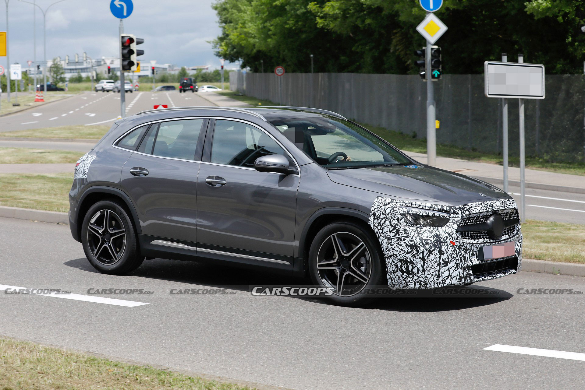 Facelifted Mercedes GLA Spied With Minor Updates