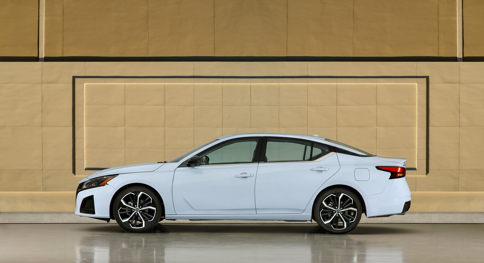 2023 Nissan Altima Debuts With New Grille And Larger Infotainment