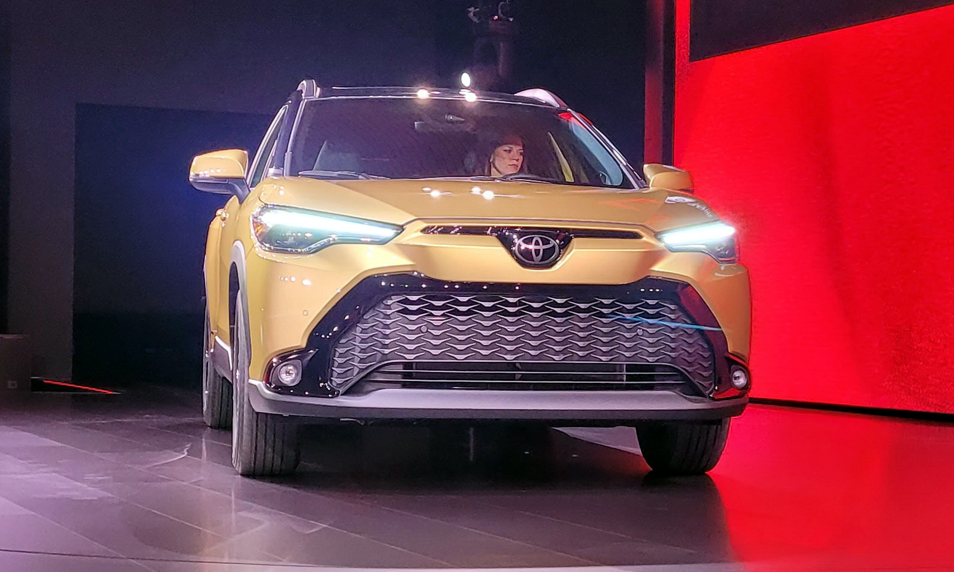 2023 Toyota Corolla Cross Hybrid Arrives In America With 194 HP And 37 MPG Combined