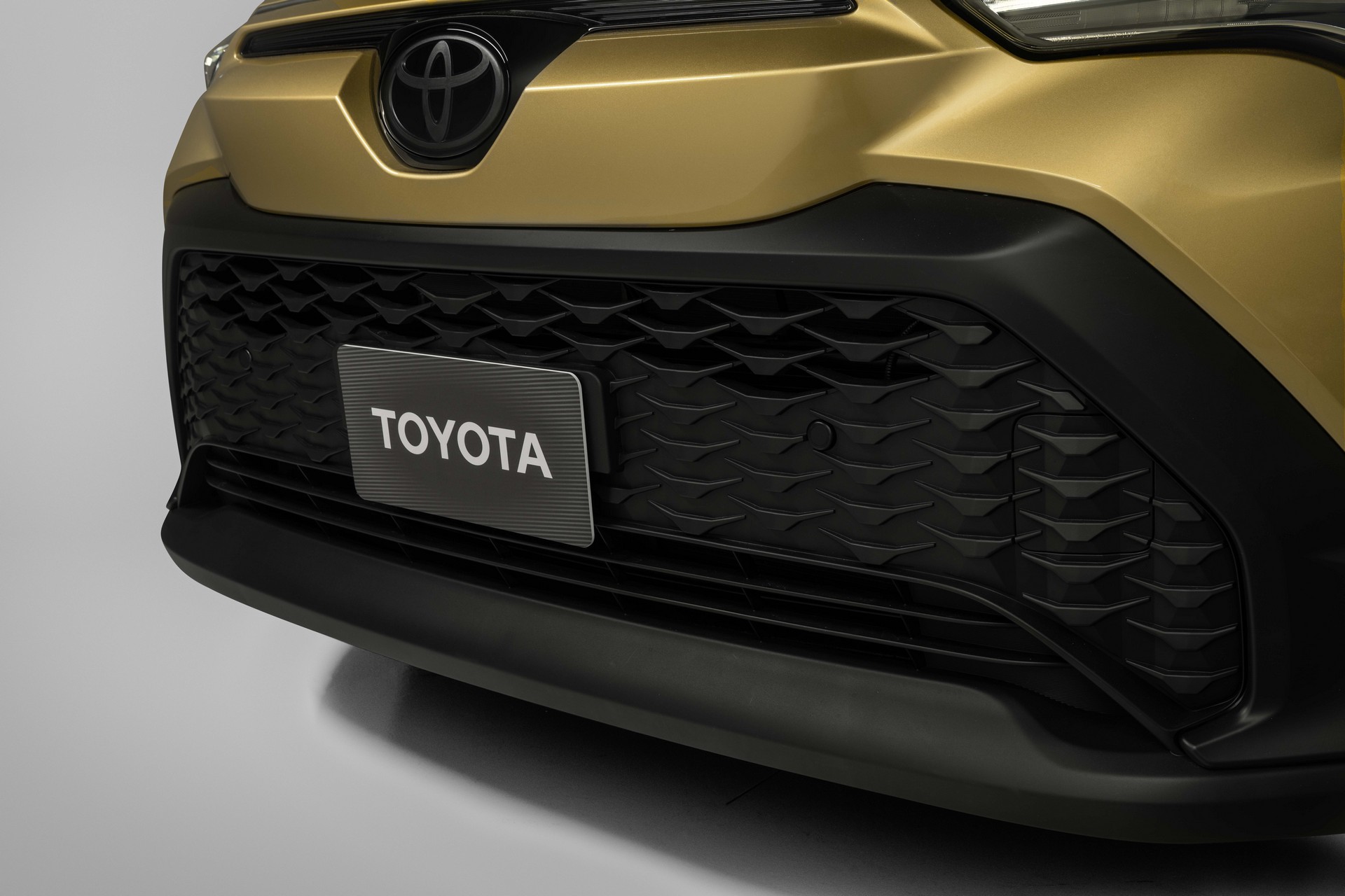 2023 Toyota Corolla Cross Hybrid Arrives In America With 194 HP And 37 MPG Combined