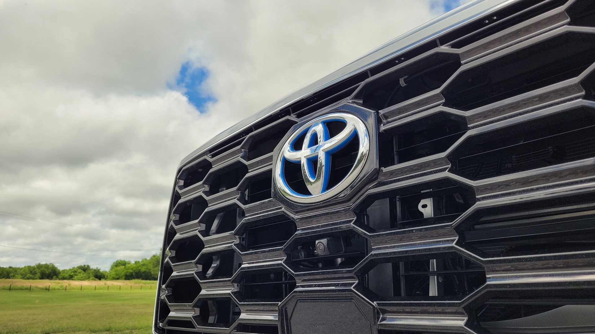 Driven: The 2023 Toyota Sequoia Packs 437 Hybrid Ponies And Looks Good Doing It
