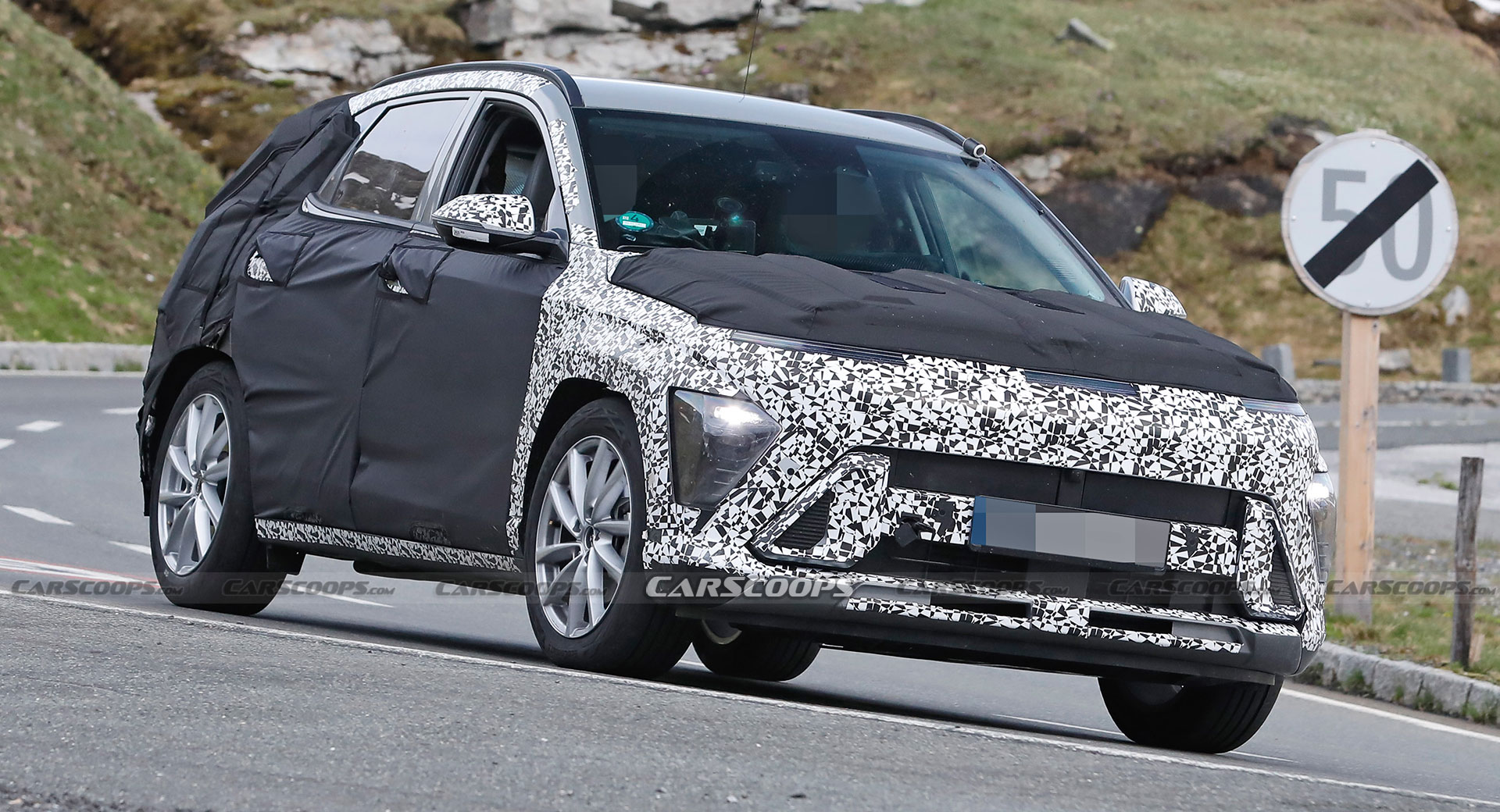 2024 Hyundai Kona Will Have Front Light Bar Just Like The Staria ...
