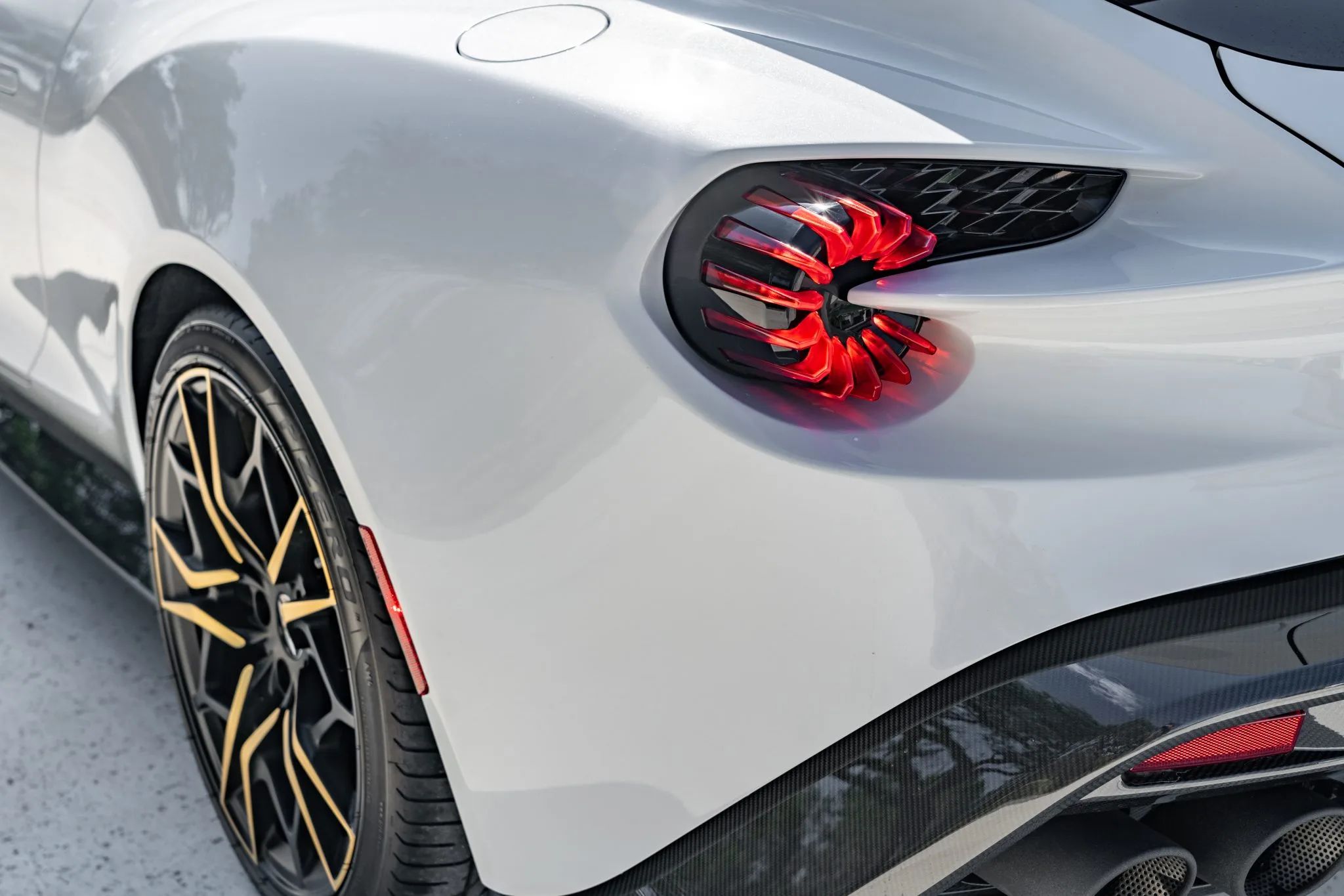 Does This Aston Martin Vanquish Zagato Shooting Brake Have Any Chance Of Cracking The $1M Mark?