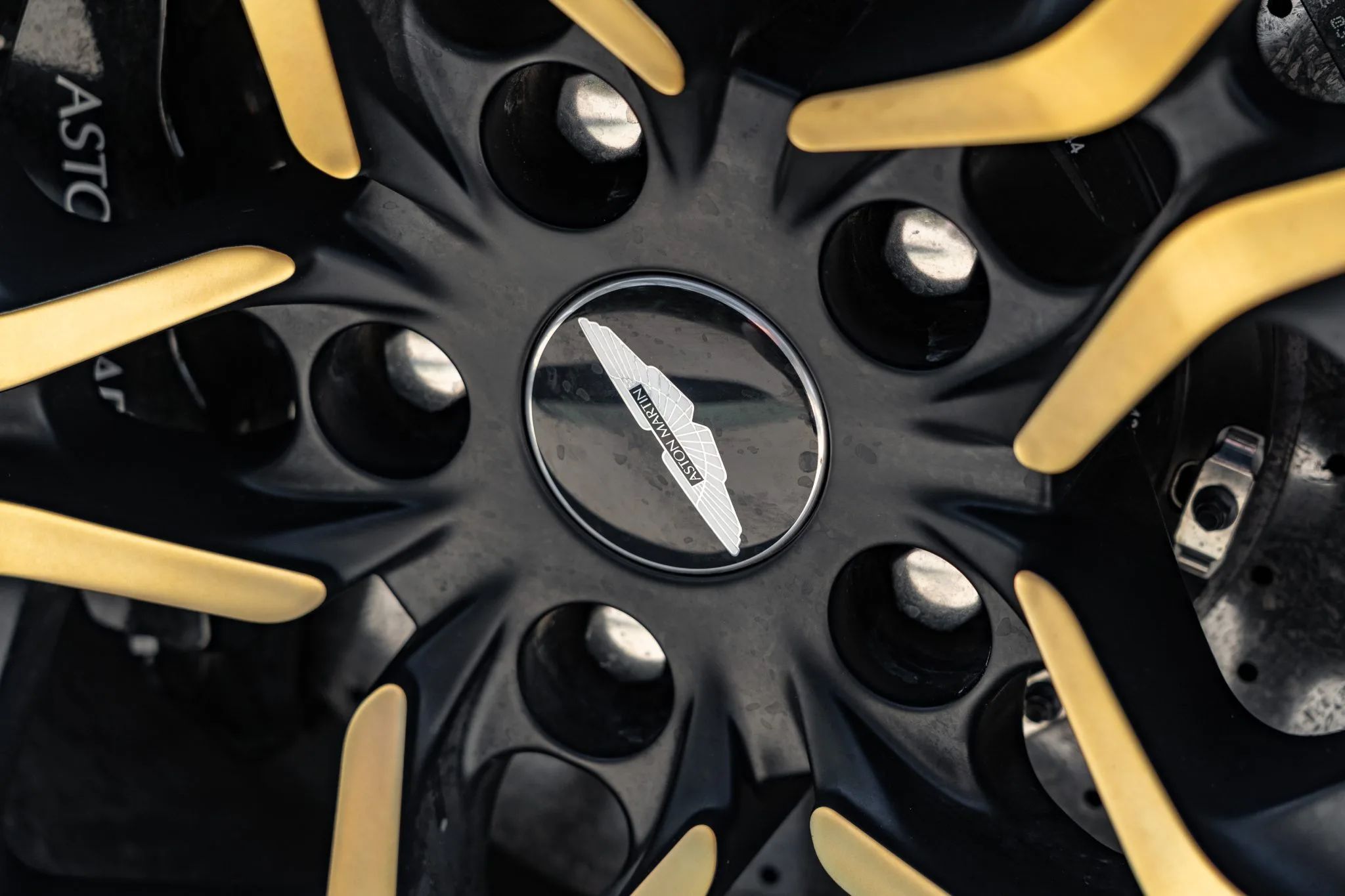 Does This Aston Martin Vanquish Zagato Shooting Brake Have Any Chance Of Cracking The $1M Mark?