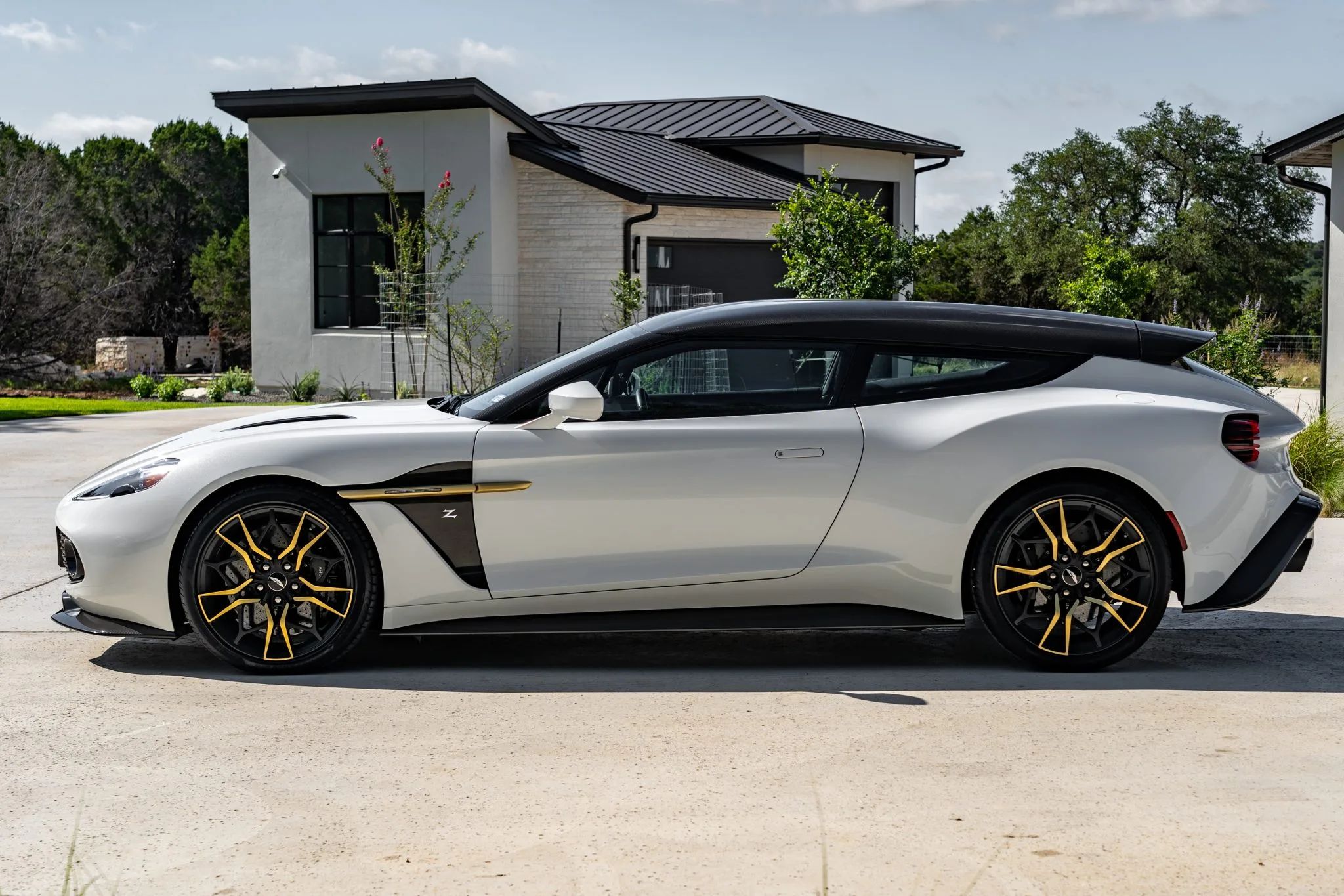 Does This Aston Martin Vanquish Zagato Shooting Brake Have Any Chance Of Cracking The $1M Mark?