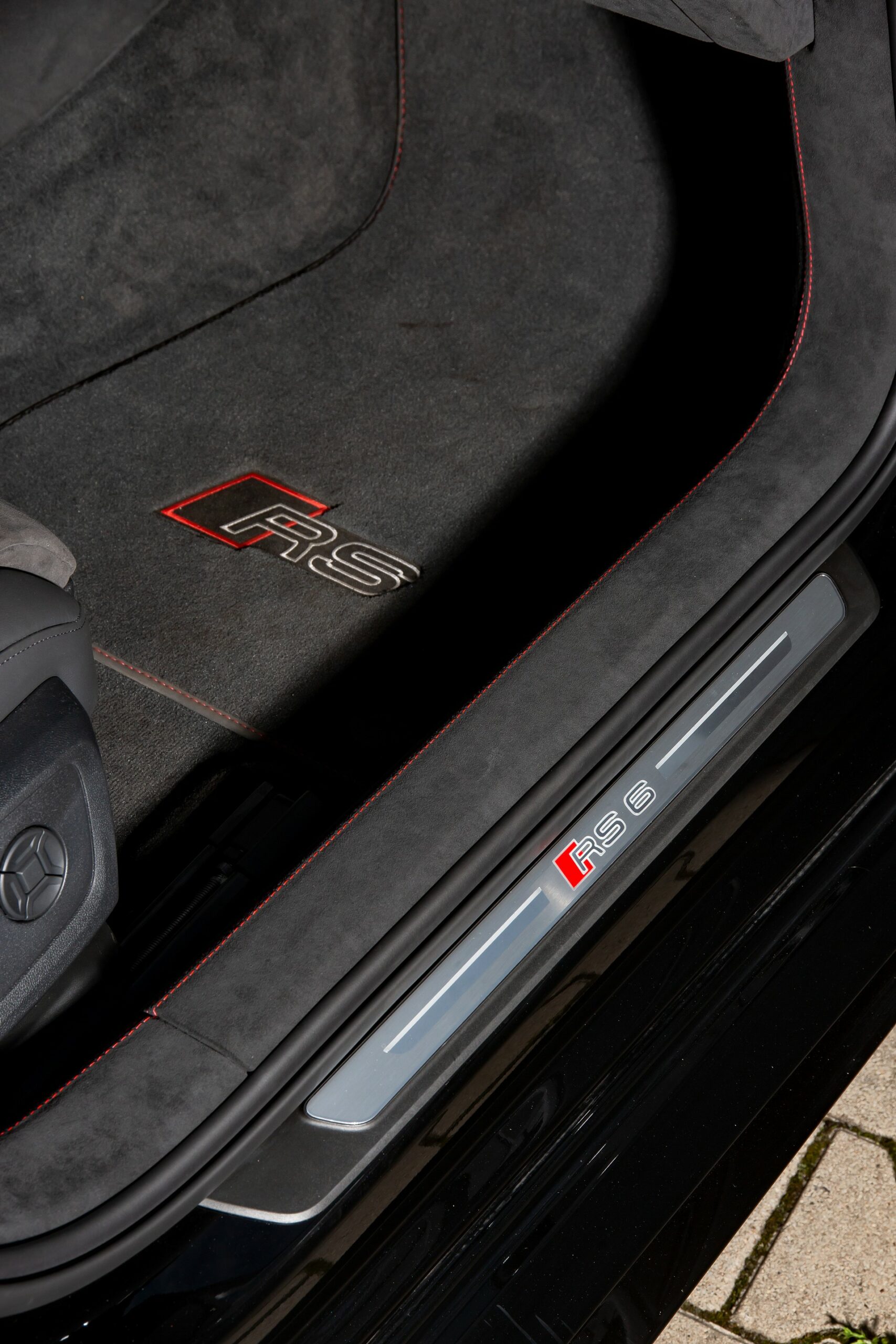 Alcantara Trim Has Transformed The Cabin Of This Audi RS6 Avant