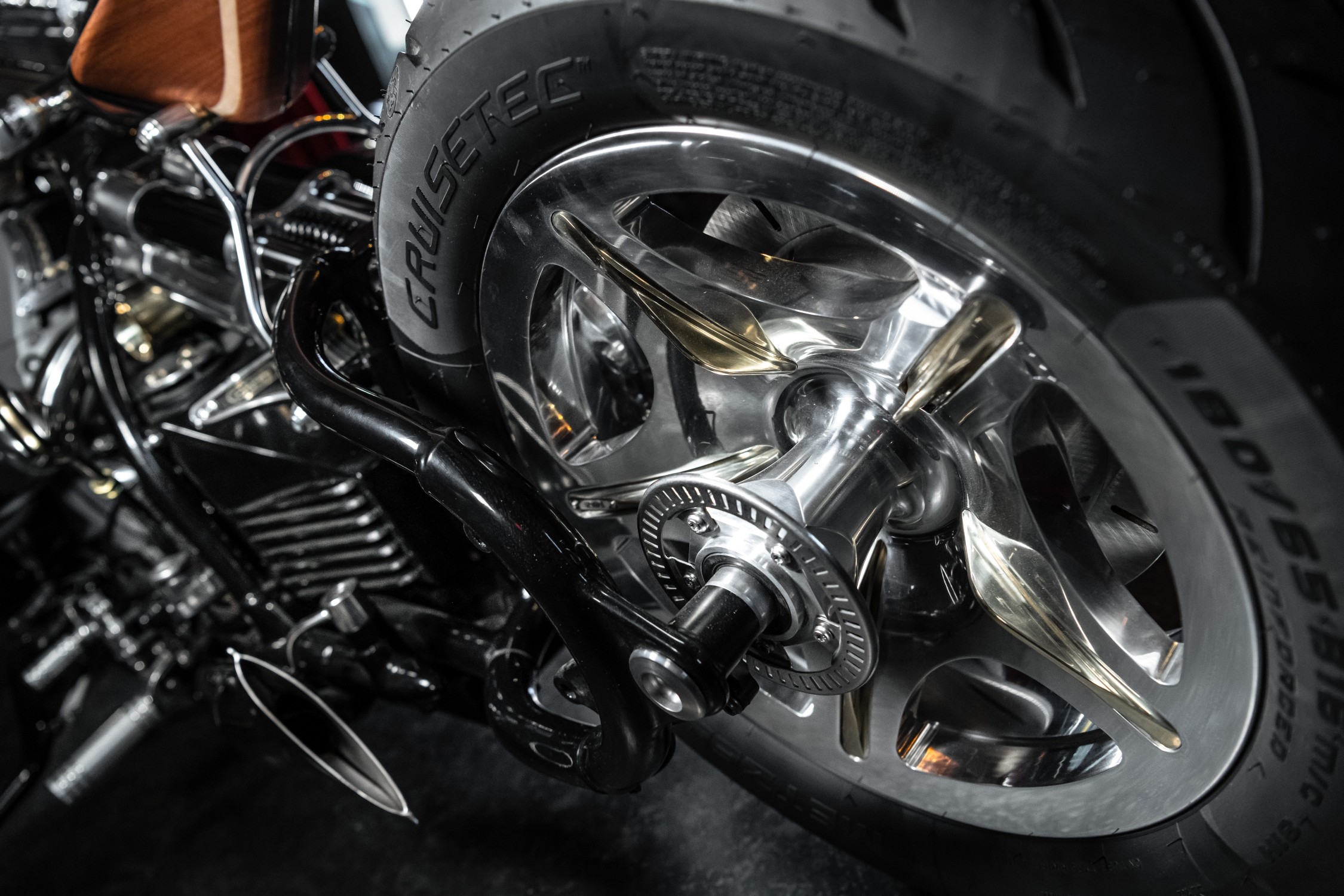 New BMW Motorrad R18 Magnifica Chopper Is A Piece Of Art